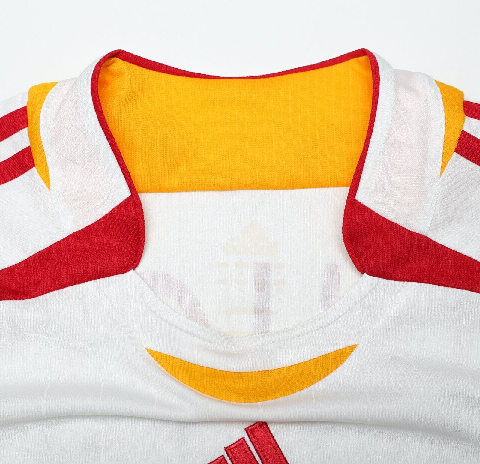 2006/08 A. INIESTA #16 Spain Vintage adidas Away Football Shirt (L)