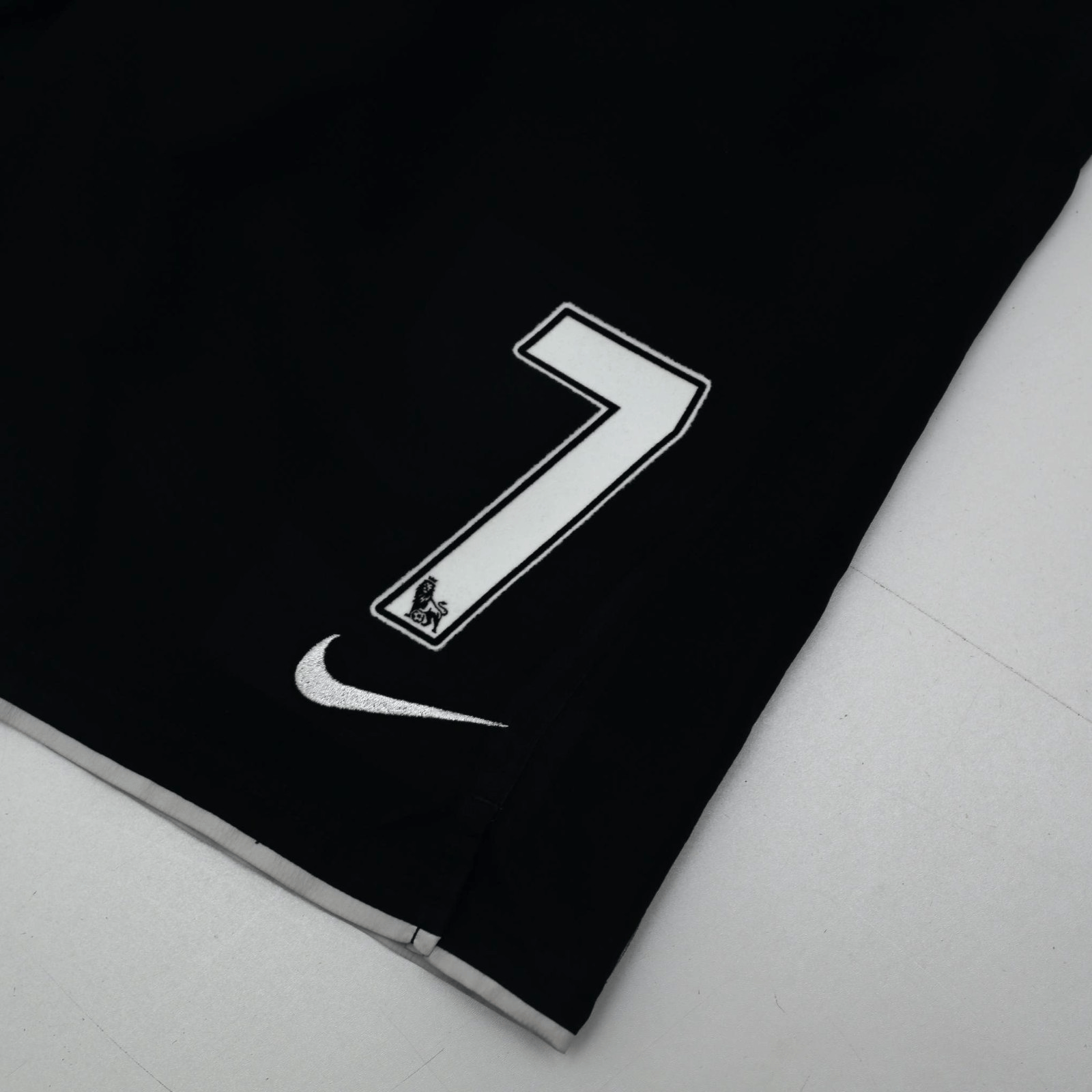 2007/09 Ronaldo #7 Manchester United Vintage Nike Home Football Shorts (S) 28/30