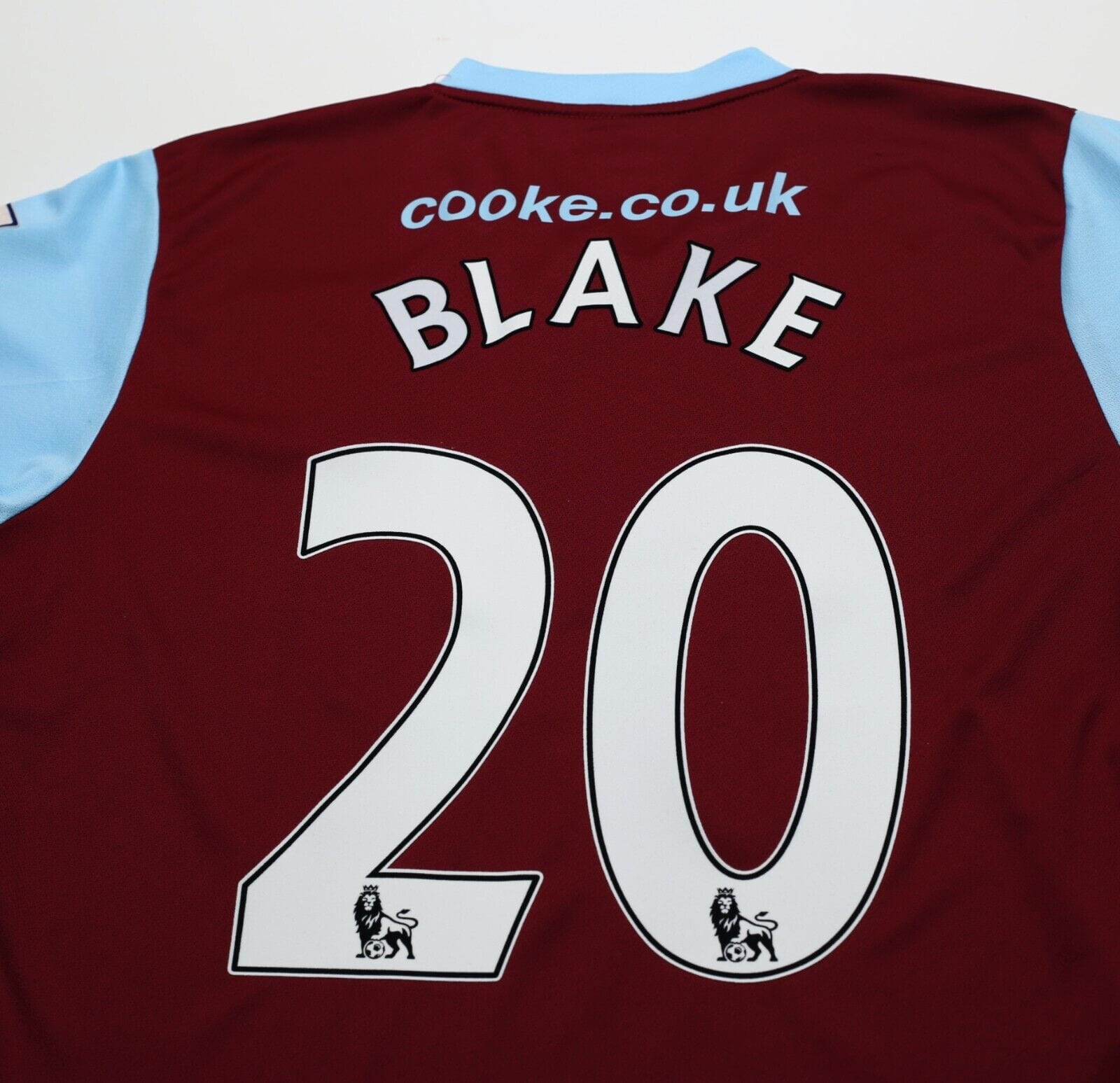 2009/10 BLAKE #20 Burnley Vintage Errea Home Football Shirt (L)