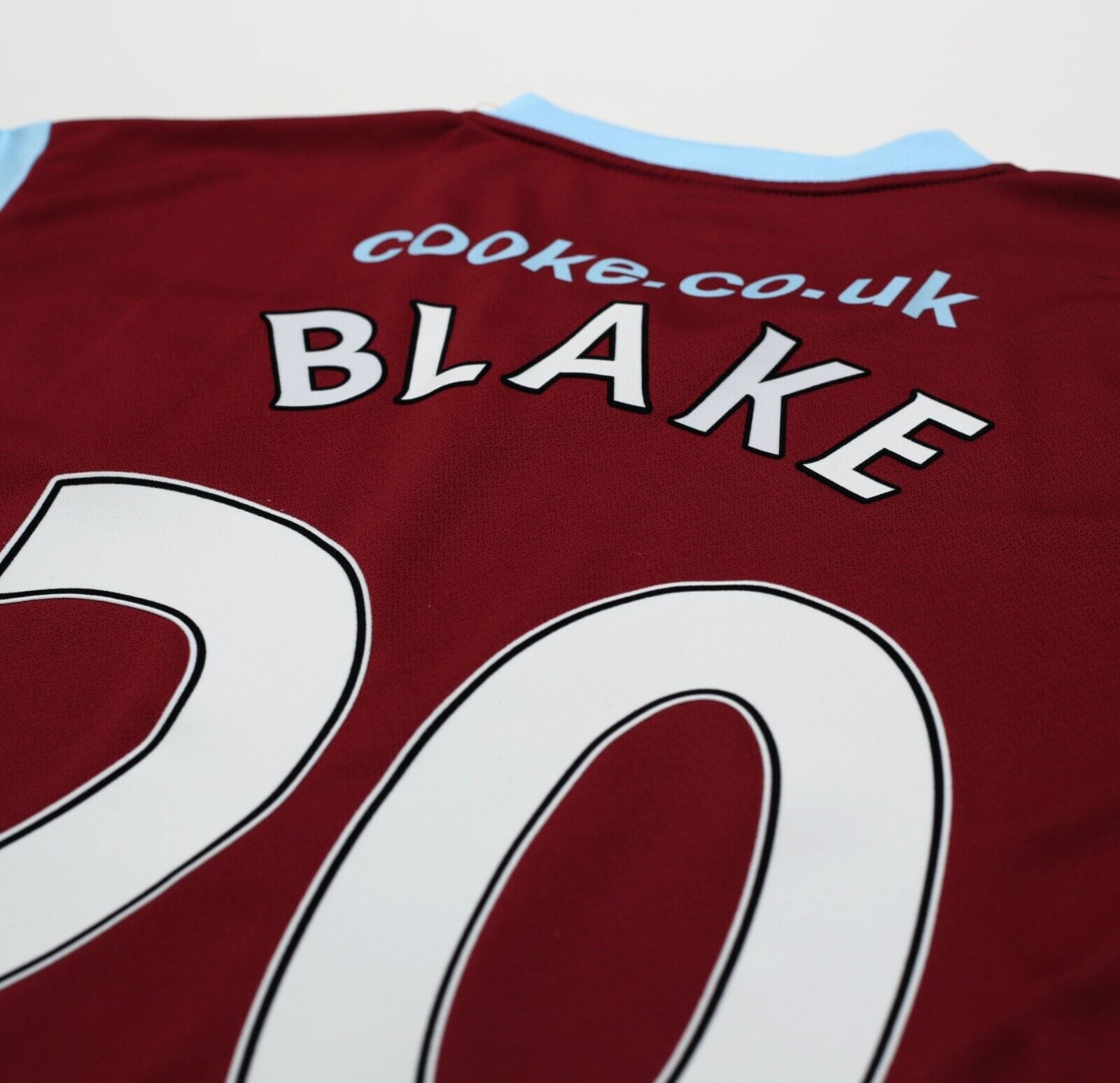 2009/10 BLAKE #20 Burnley Vintage Errea Home Football Shirt (L)