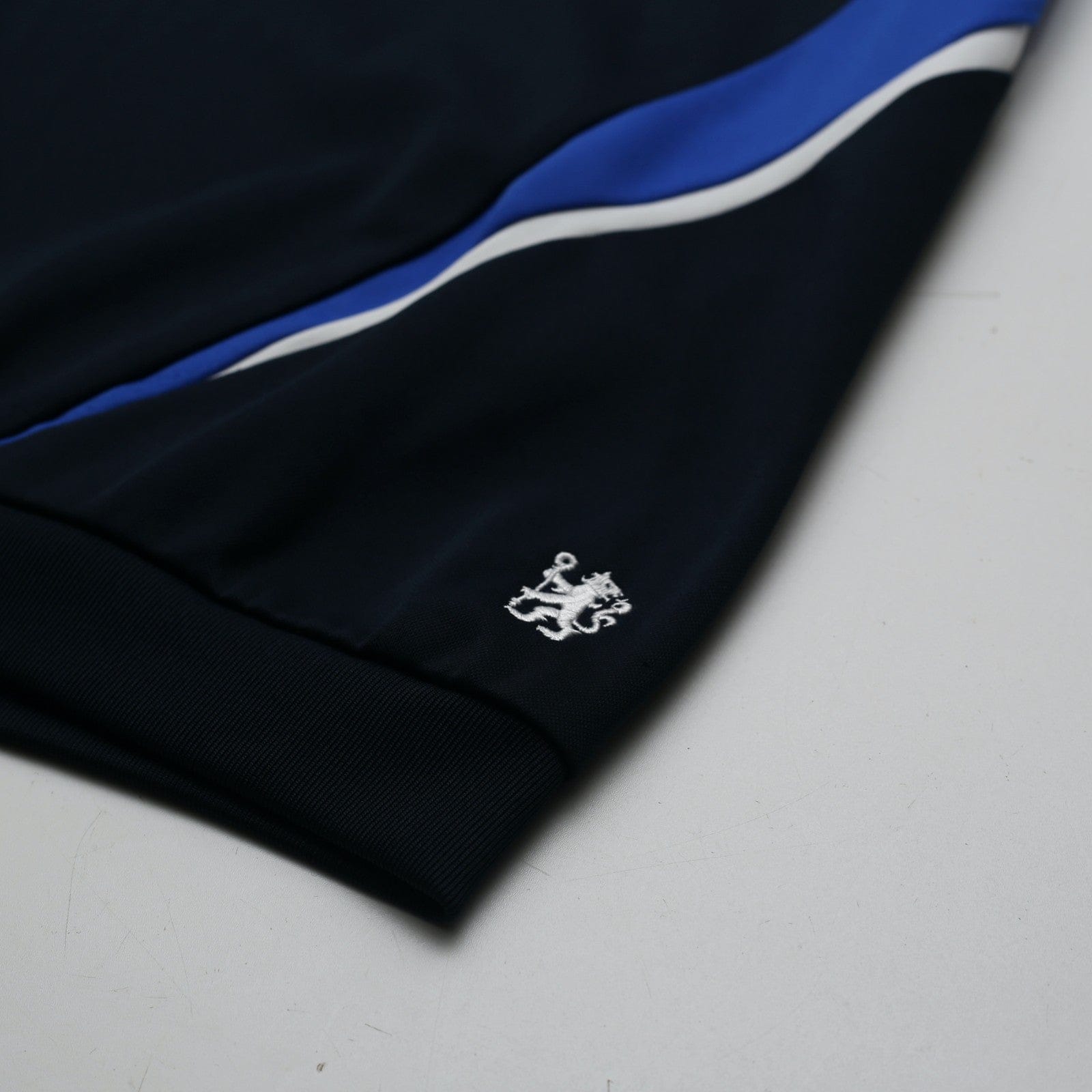 2009/10 Chelsea Vintage adidas Football Training Sweatshirt (L)