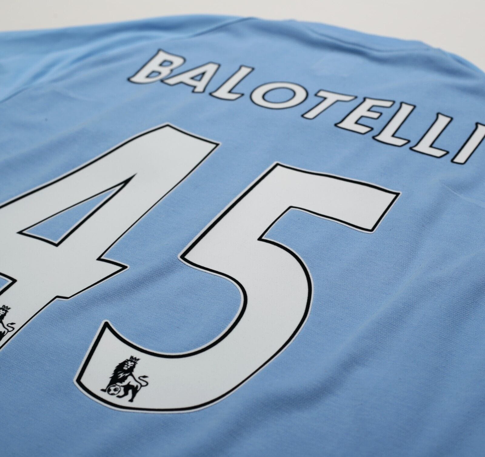 2010/11 BALOTELLI #45 Manchester City Vintage Umbro Home Football Shirt (L) 44