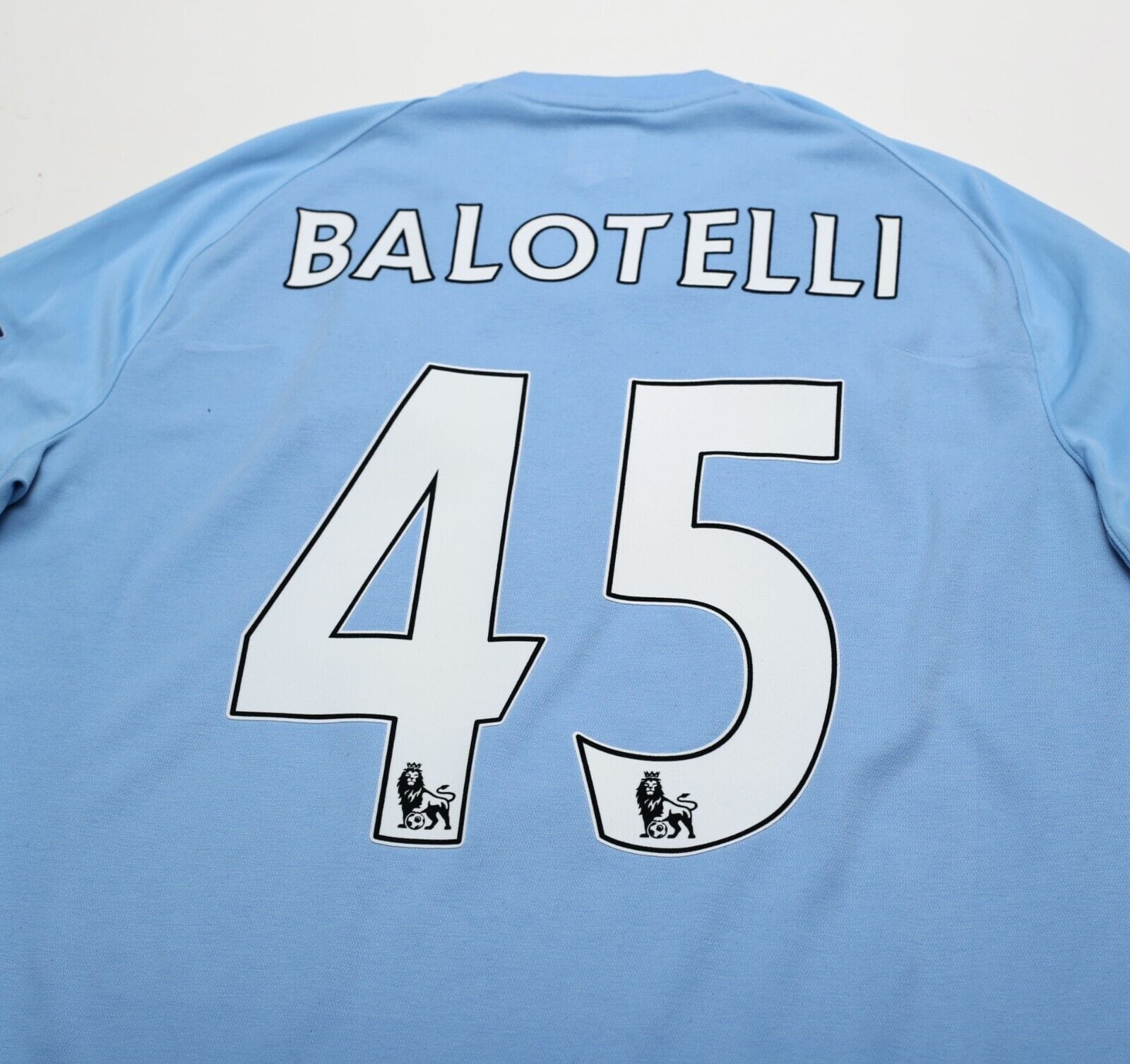 2010/11 BALOTELLI #45 Manchester City Vintage Umbro Home Football Shirt (L) 44