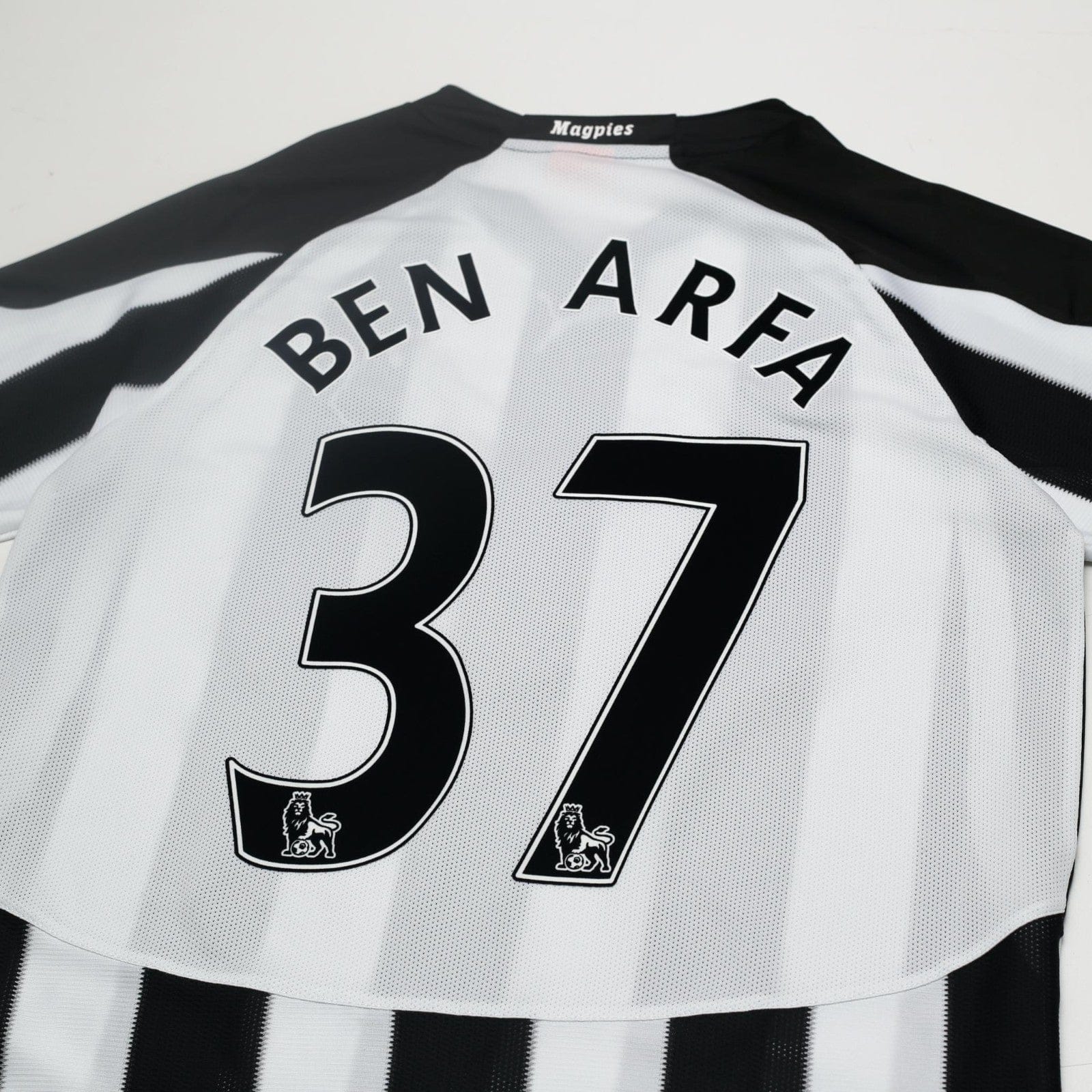 2010/11 Ben Arfa #37 Newcastle United Vintage PUMA LS Home Football Shirt (M)