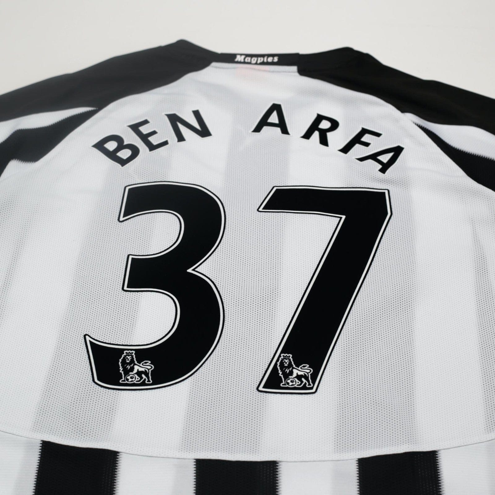 2010/11 Ben Arfa #37 Newcastle United Vintage PUMA LS Home Football Shirt (M)