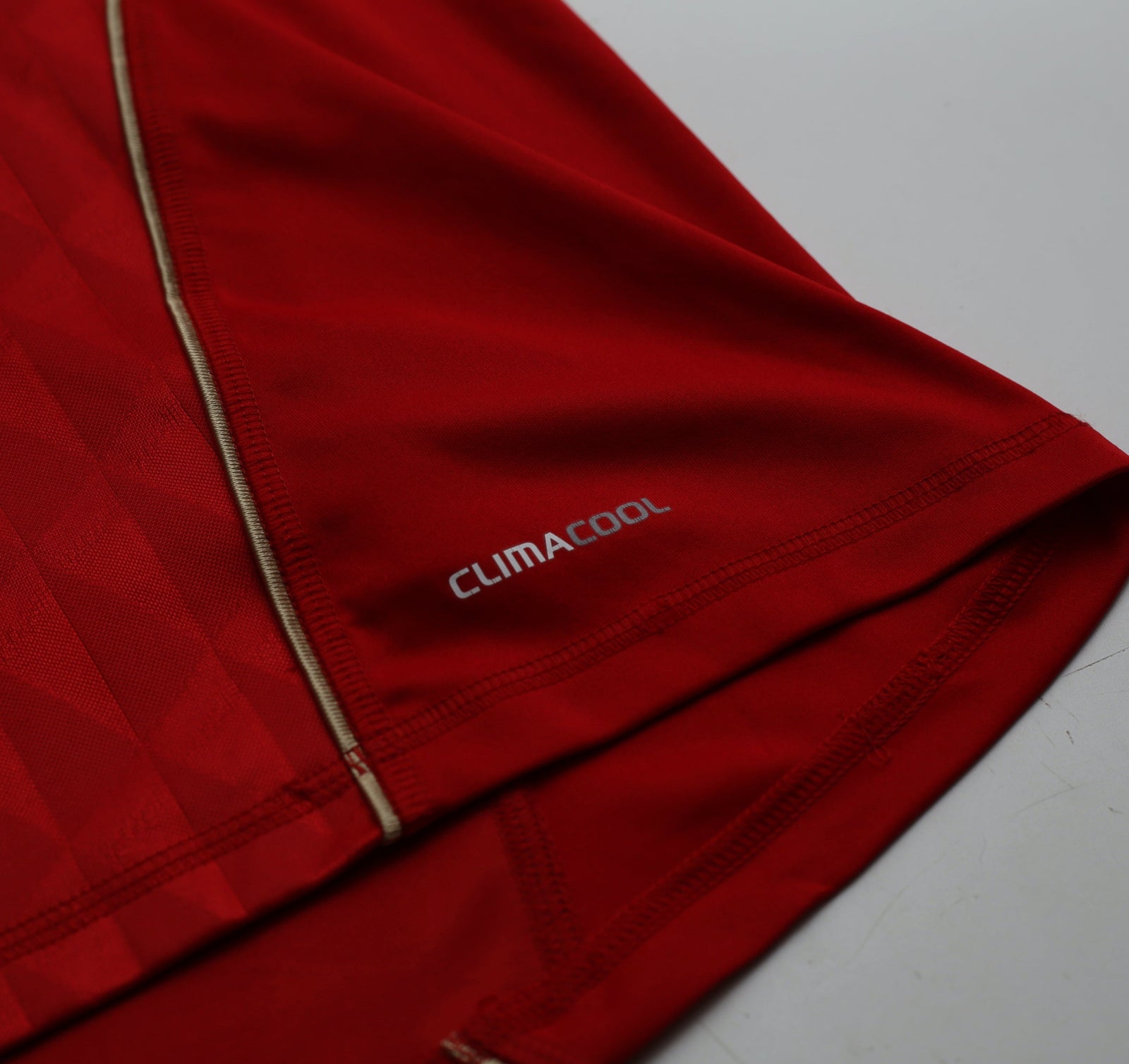 2010/11 SUAREZ #7 Liverpool Vintage adidas Home Football Shirt (XXL)