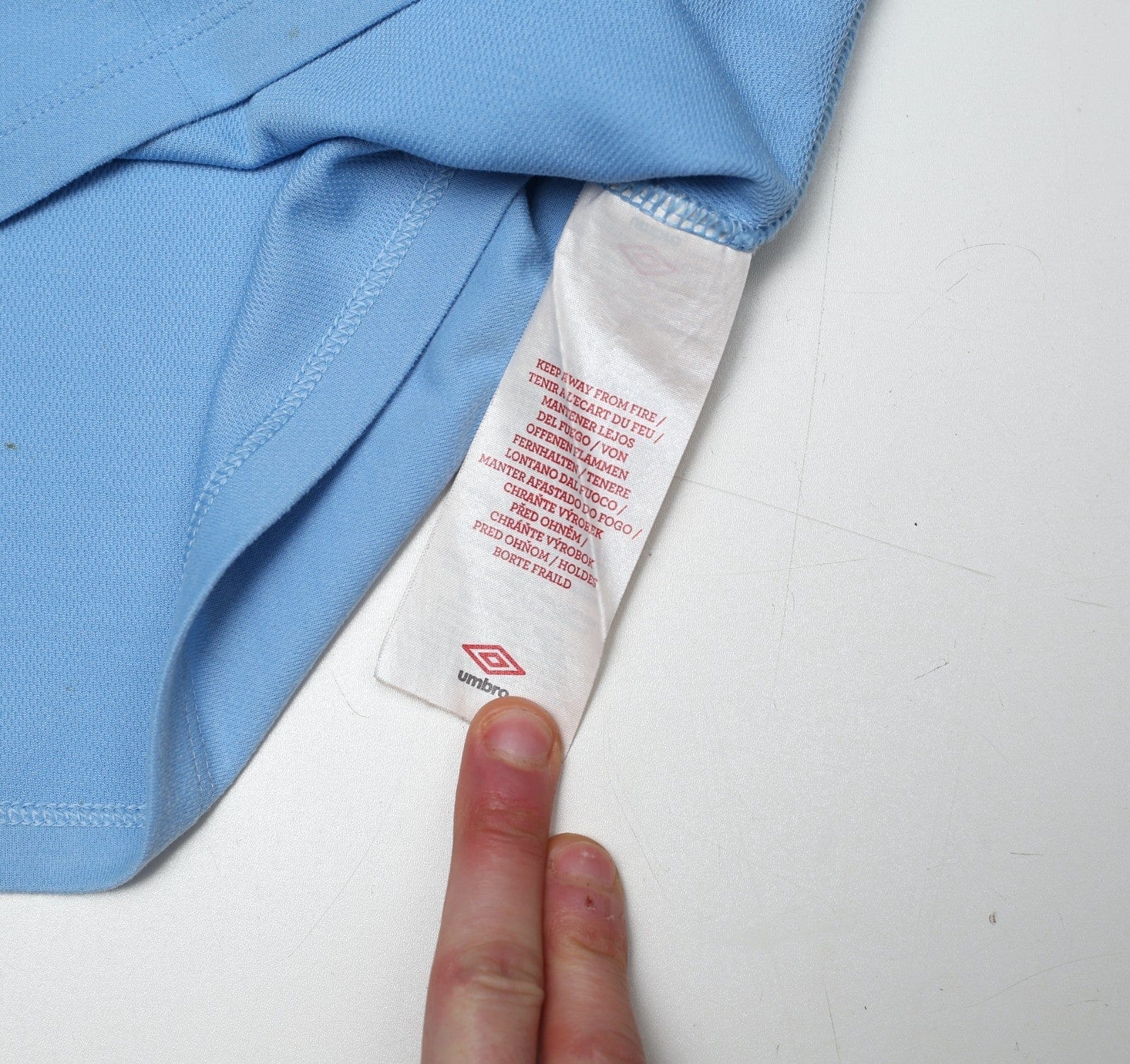 2010/11 TEVEZ #32 Manchester City Vintage Umbro Home Football Shirt (M/L) 42