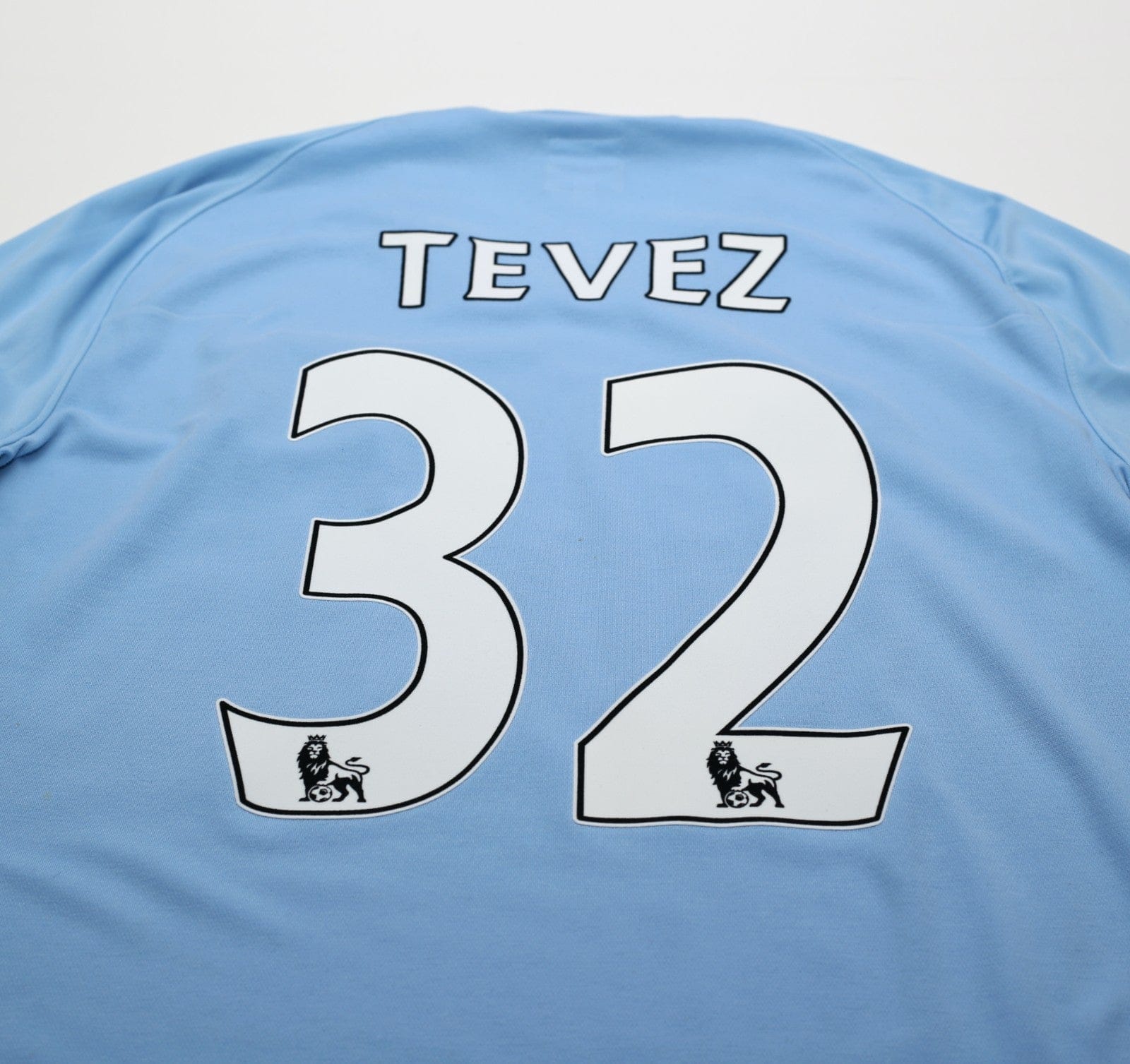 2010/11 TEVEZ #32 Manchester City Vintage Umbro Home Football Shirt (M/L) 42