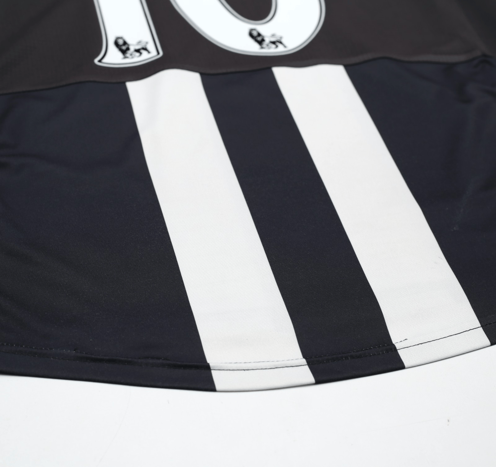 2011/12 BEN ARFA #10 Newcastle United Vintage PUMA Home Football Shirt (M)