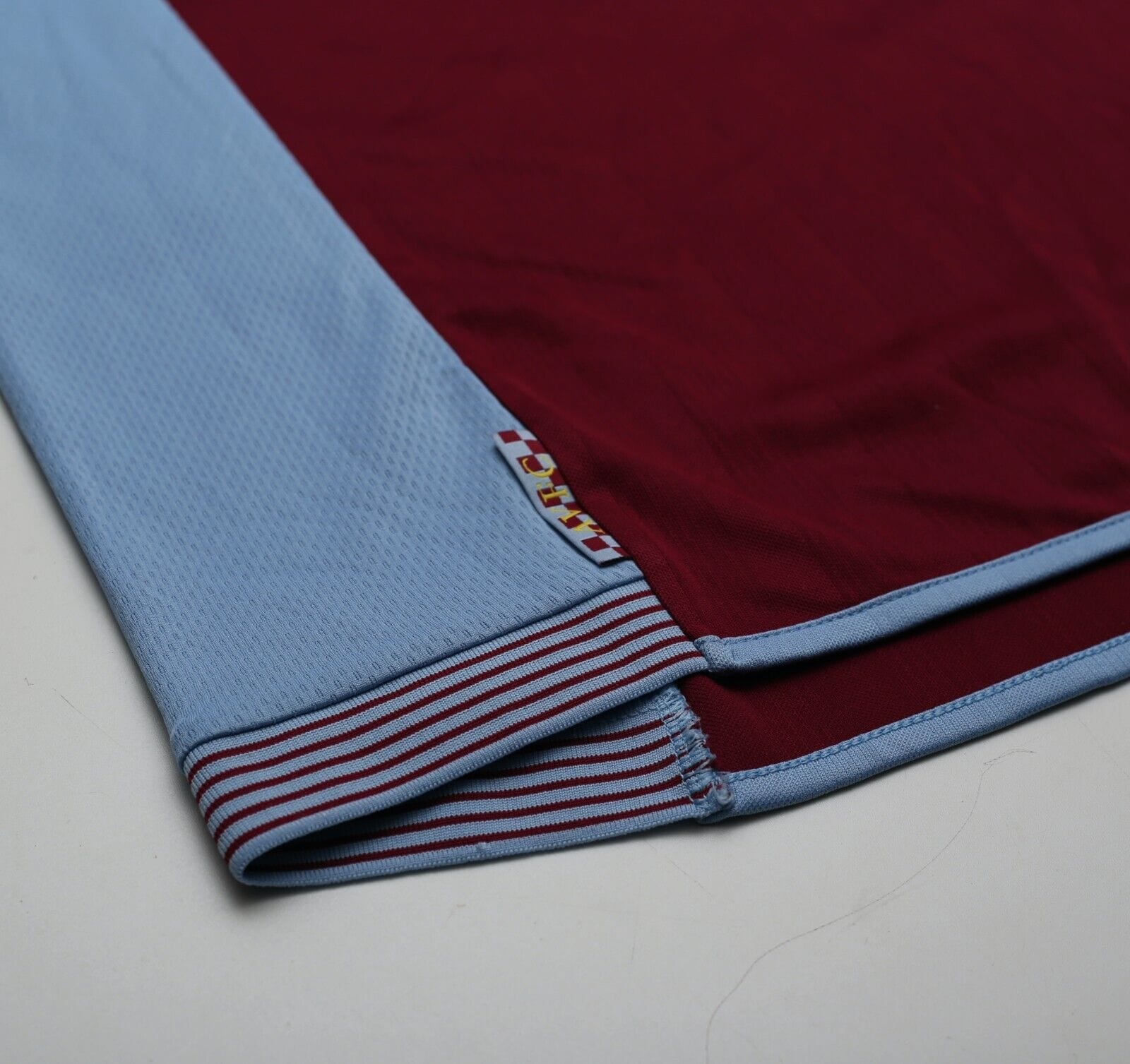 2013/14 GREALISH #40 Aston Villa Vintage Macron Home Football Shirt (M)