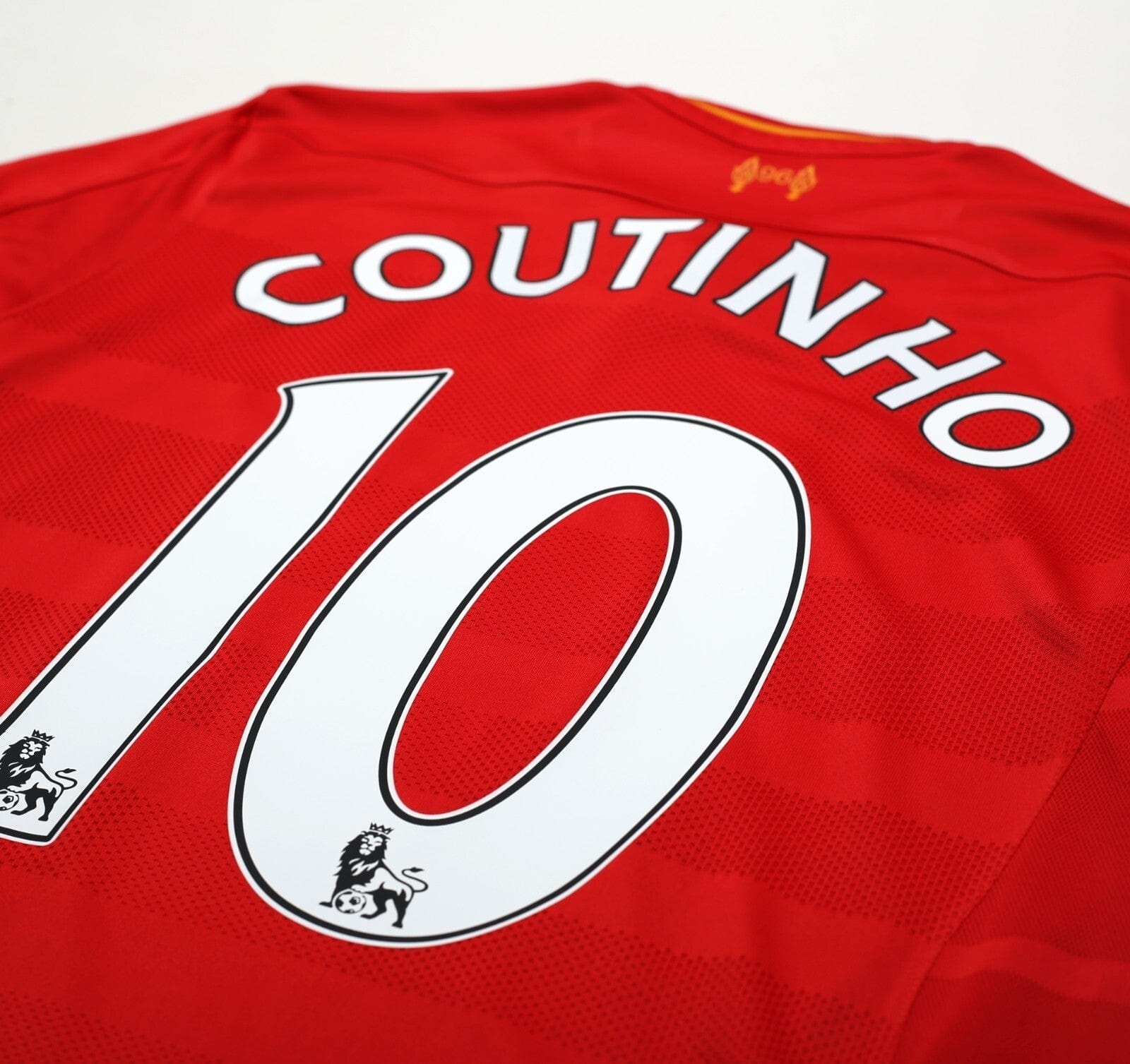 2016/17 COUTINHO #10 Liverpool Vintage New Balance Home Football Shirt (M)