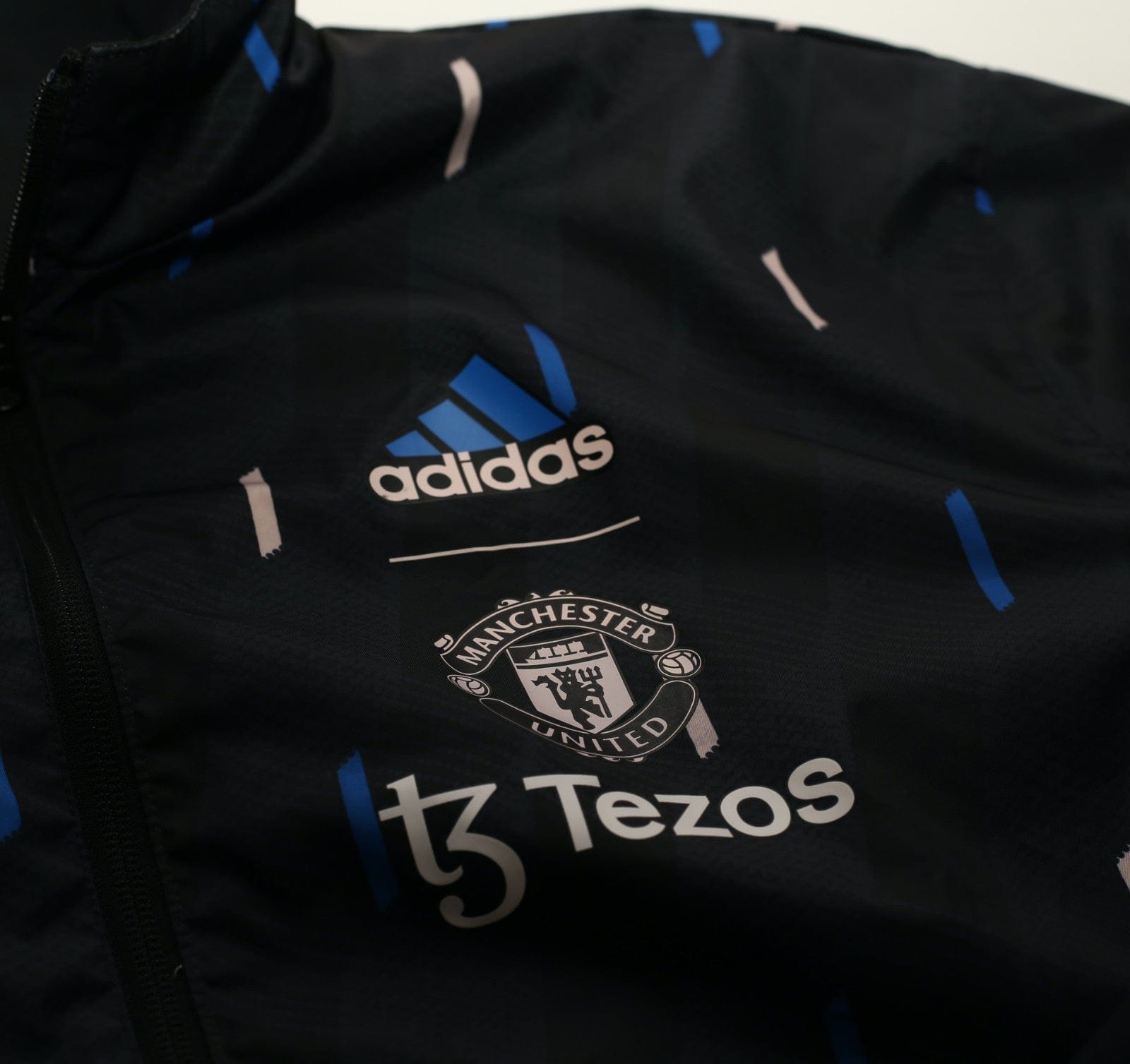 2022/23 MANCHESTER UNITED adidas Reversible Anthem Jacket Track Top (S)