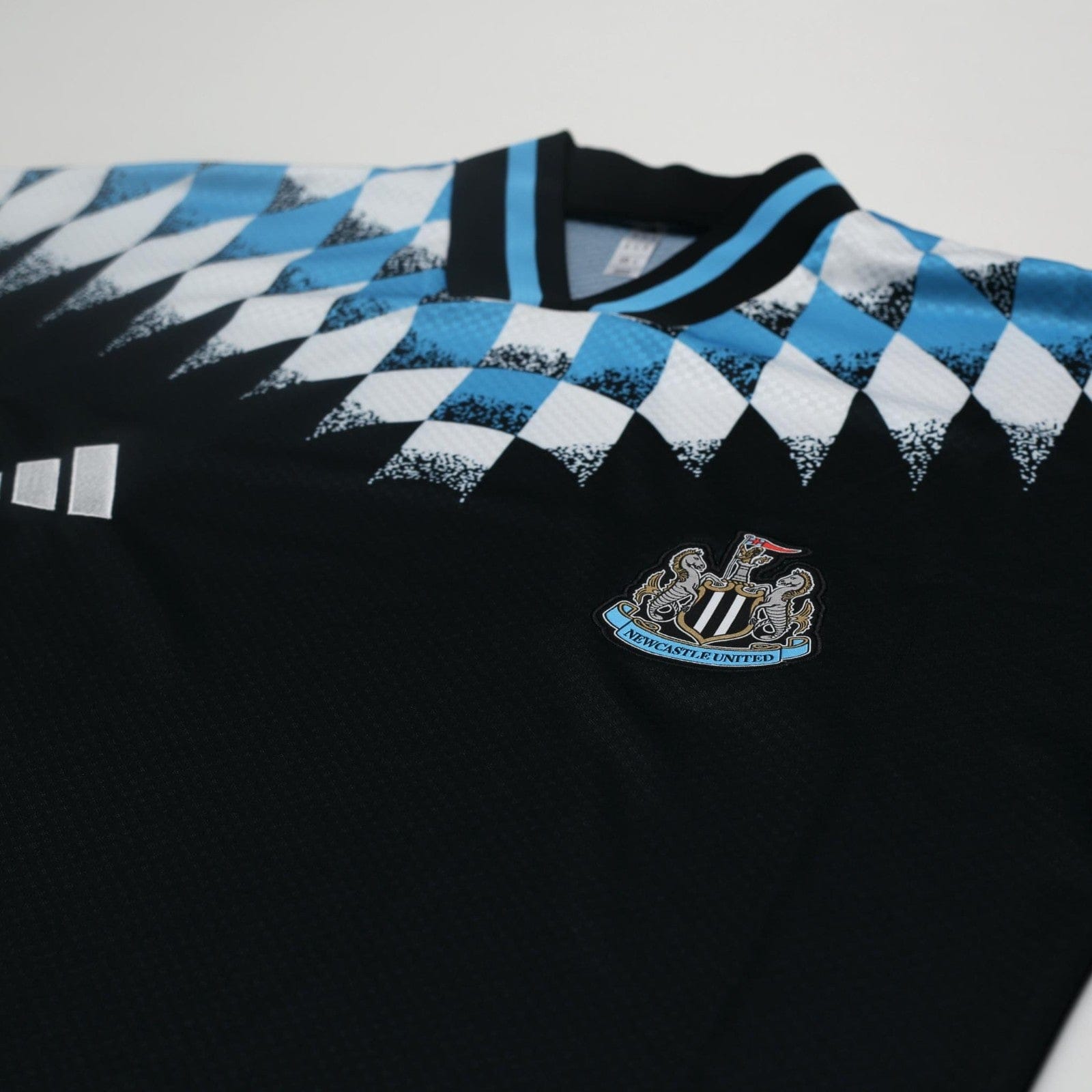2026/27 Newcastle United Retro adidas Stadium Jersey Shirt (M)
