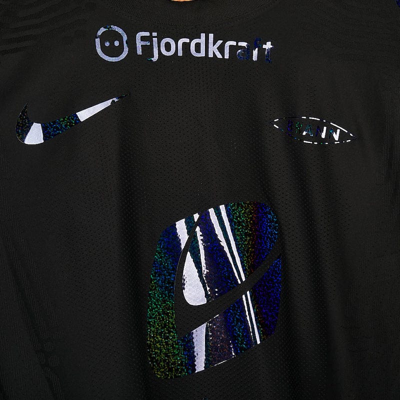 Football Shirt Collective 2021-22 SK Brann vaporknit away shirt M (Excellent)