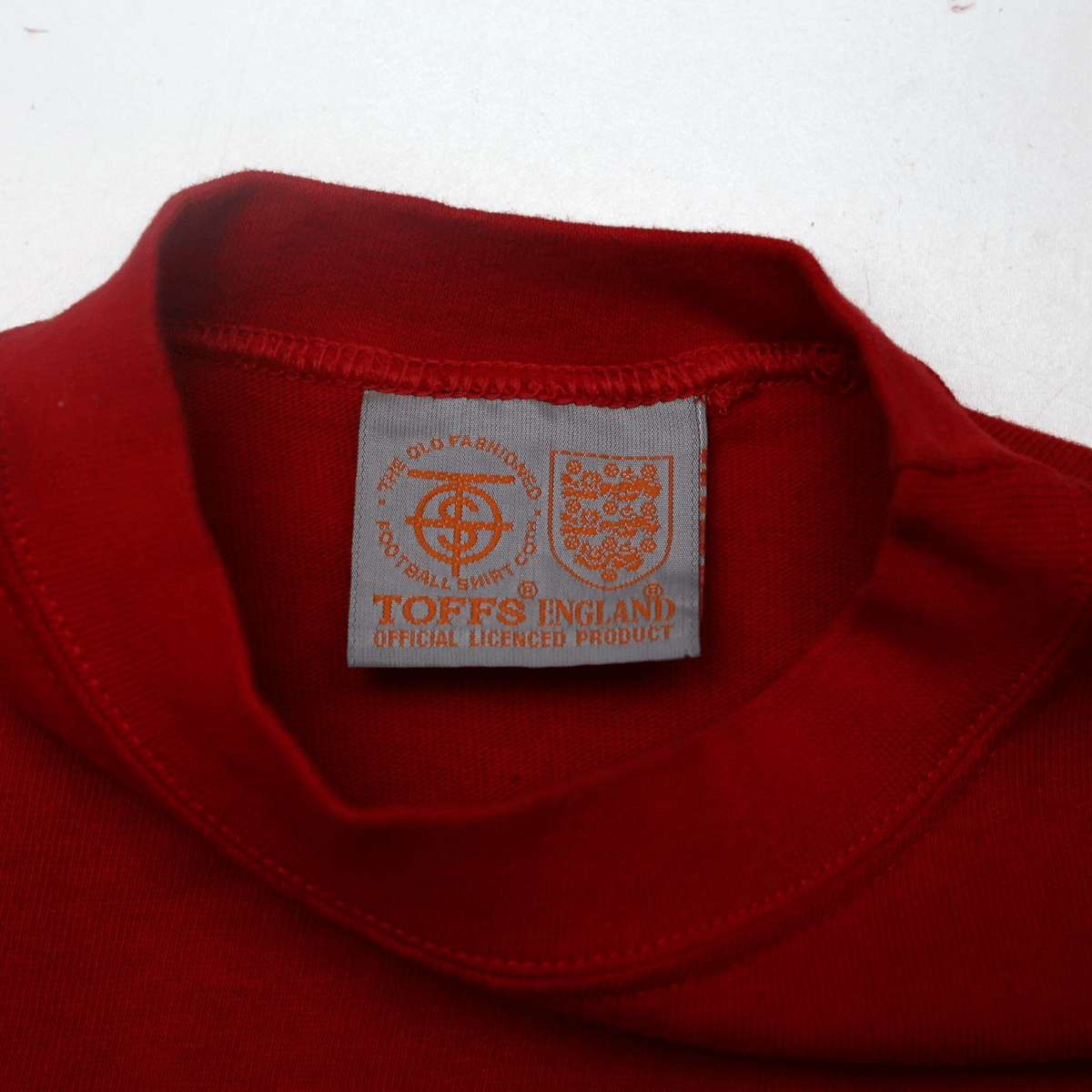 1966 Martin Peters #16 England Retro Toffs Away Football Shirt (S)