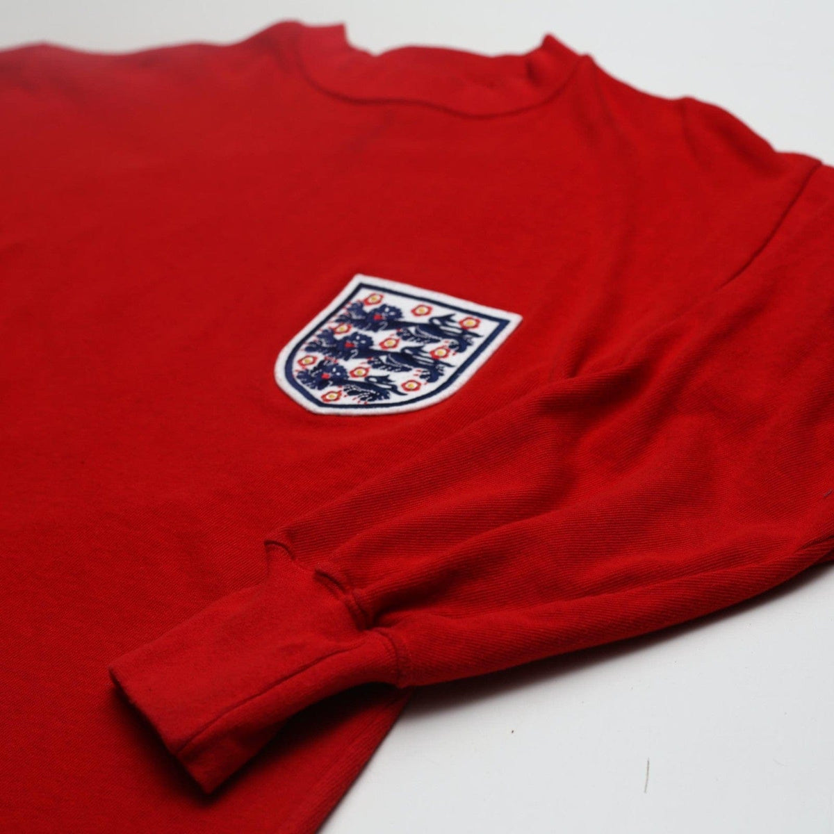 1966 Martin Peters #16 England Retro Toffs Away Football Shirt (S)