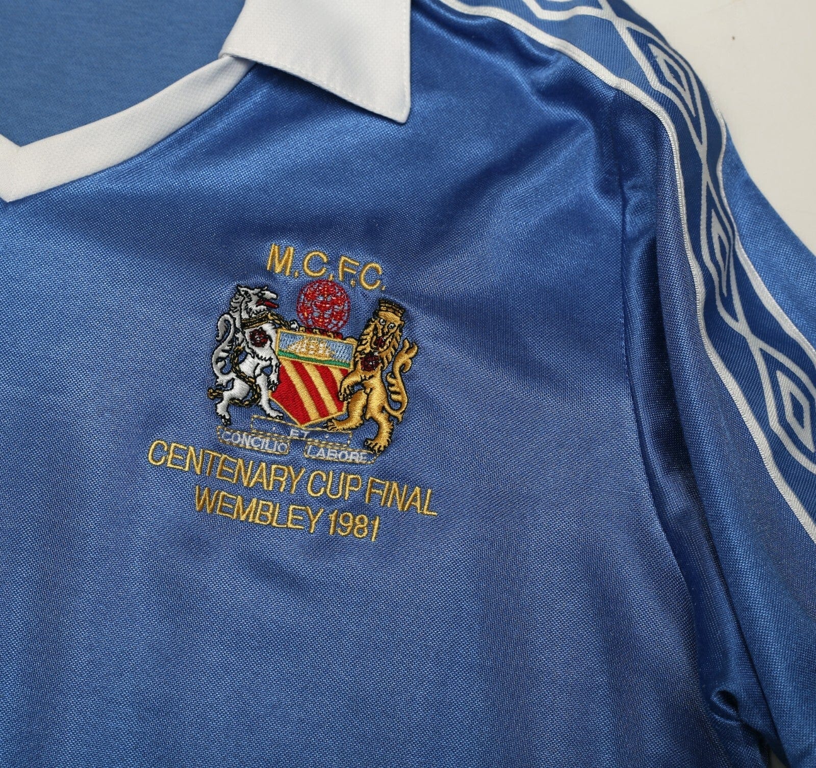 1981 MANCHESTER CITY Retro Umbro FA Cup Final Centenary Home Football Shirt (L)