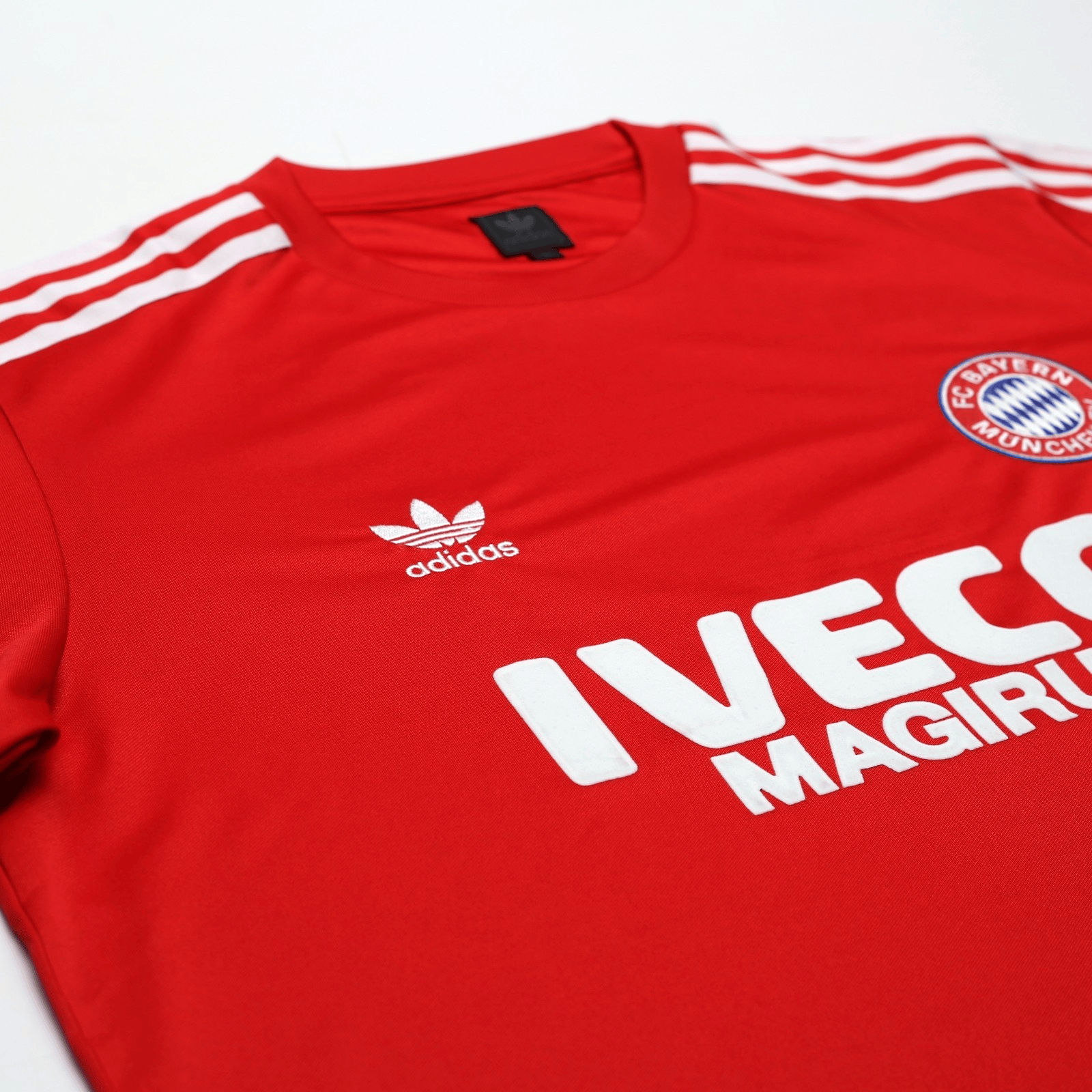 1982/83 Bayern Munich Retro adidas Originals Home Football Shirt (L)