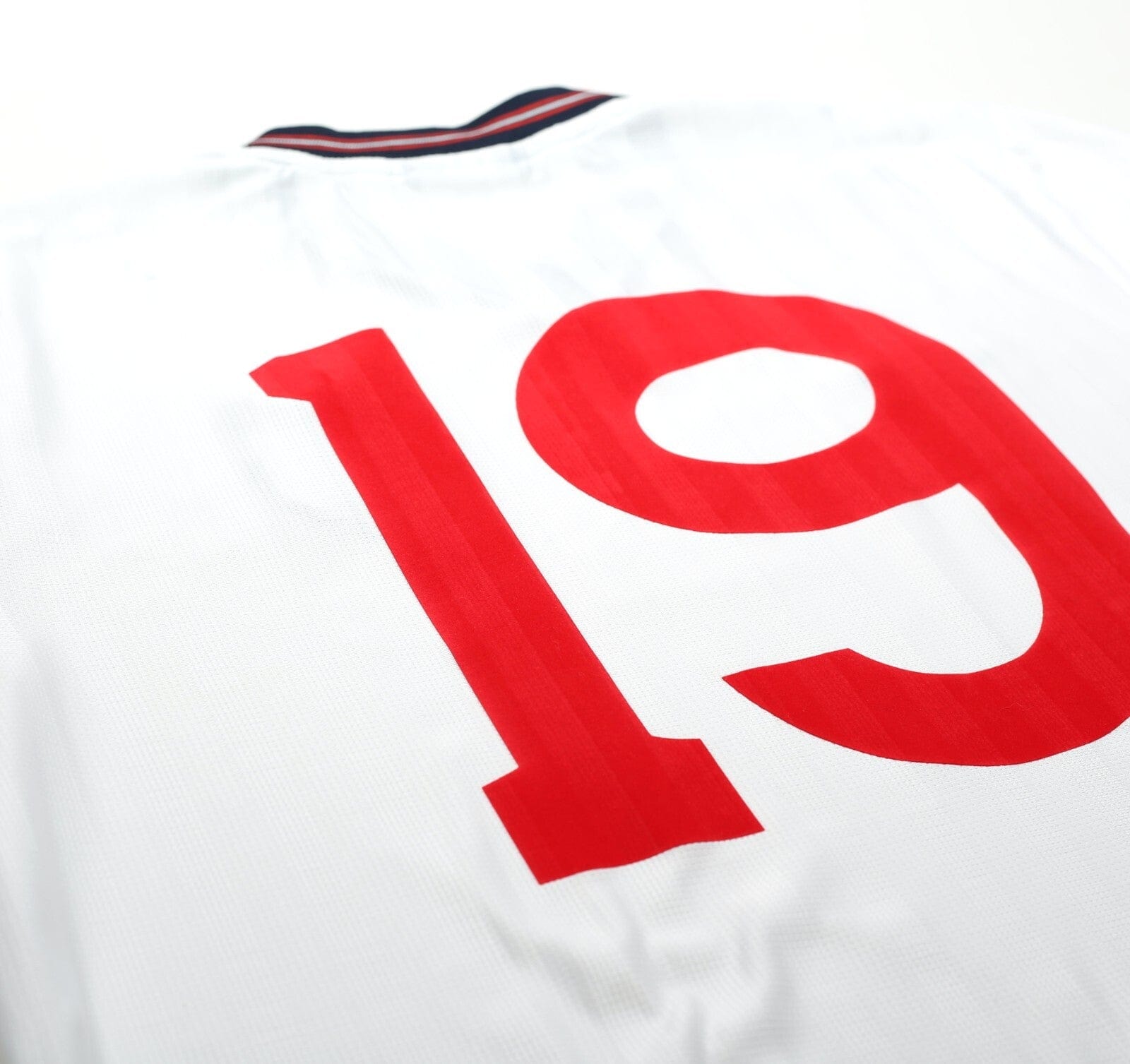 1986 BARNES #19 England Retro Umbro Home Football Shirt (L) Mexico World Cup