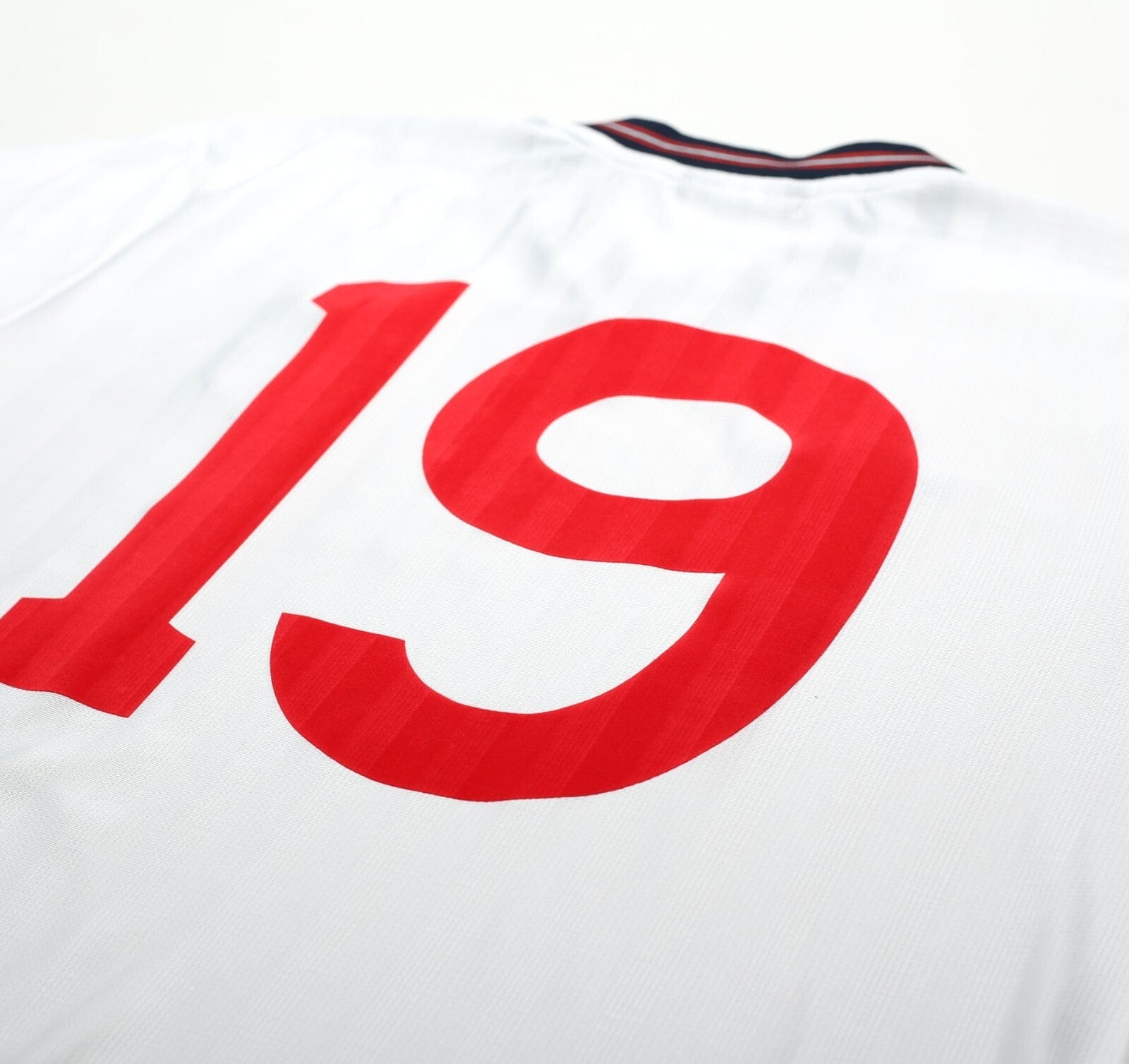 1986 BARNES #19 England Retro Umbro Home Football Shirt (L) Mexico World Cup