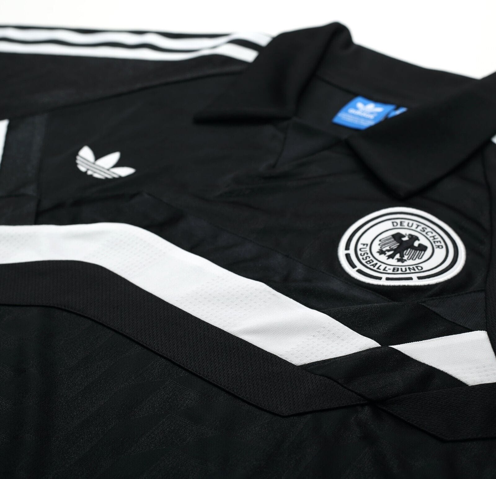 1988/91 WEST GERMANY Italia 90 Retro adidas Originals Football Shirt (M/L)