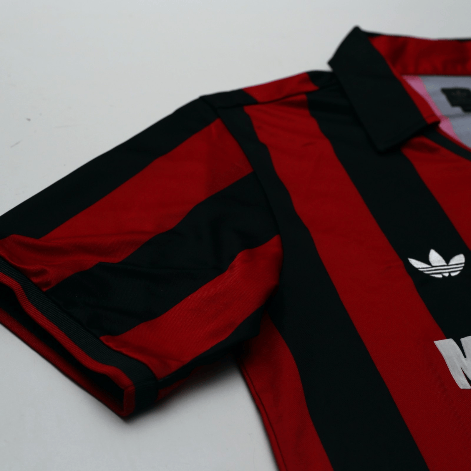 1990/91 Van Basten #9 AC Milan Retro adidas Originals Football Shirt (M)