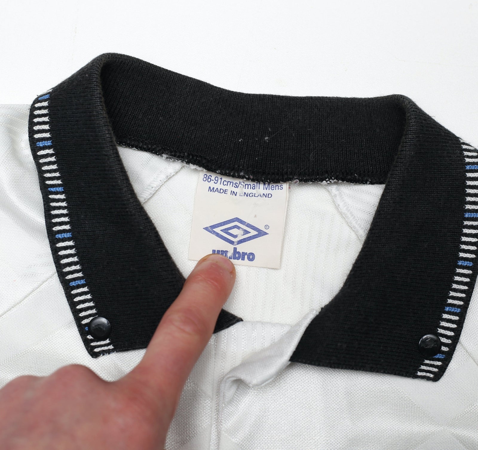 1990/92 ASTON VILLA Vintage Umbro Away Football Shirt (S)