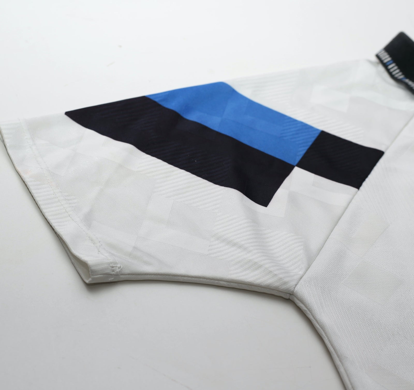 1990/92 ASTON VILLA Vintage Umbro Away Football Shirt (S)