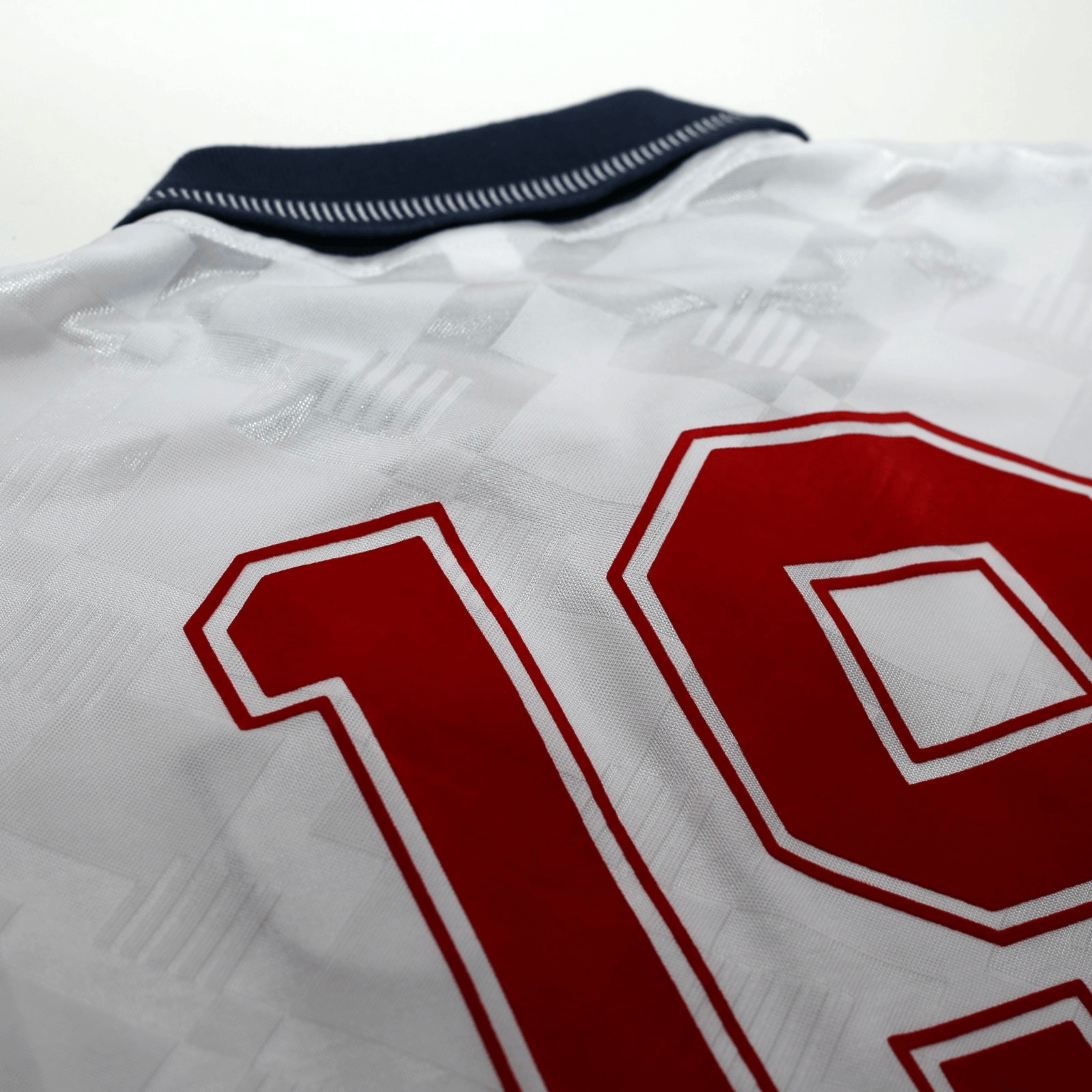 1990/92 Gascoigne #19 England Retro Umbro Home Football Shirt (L) Italia 90