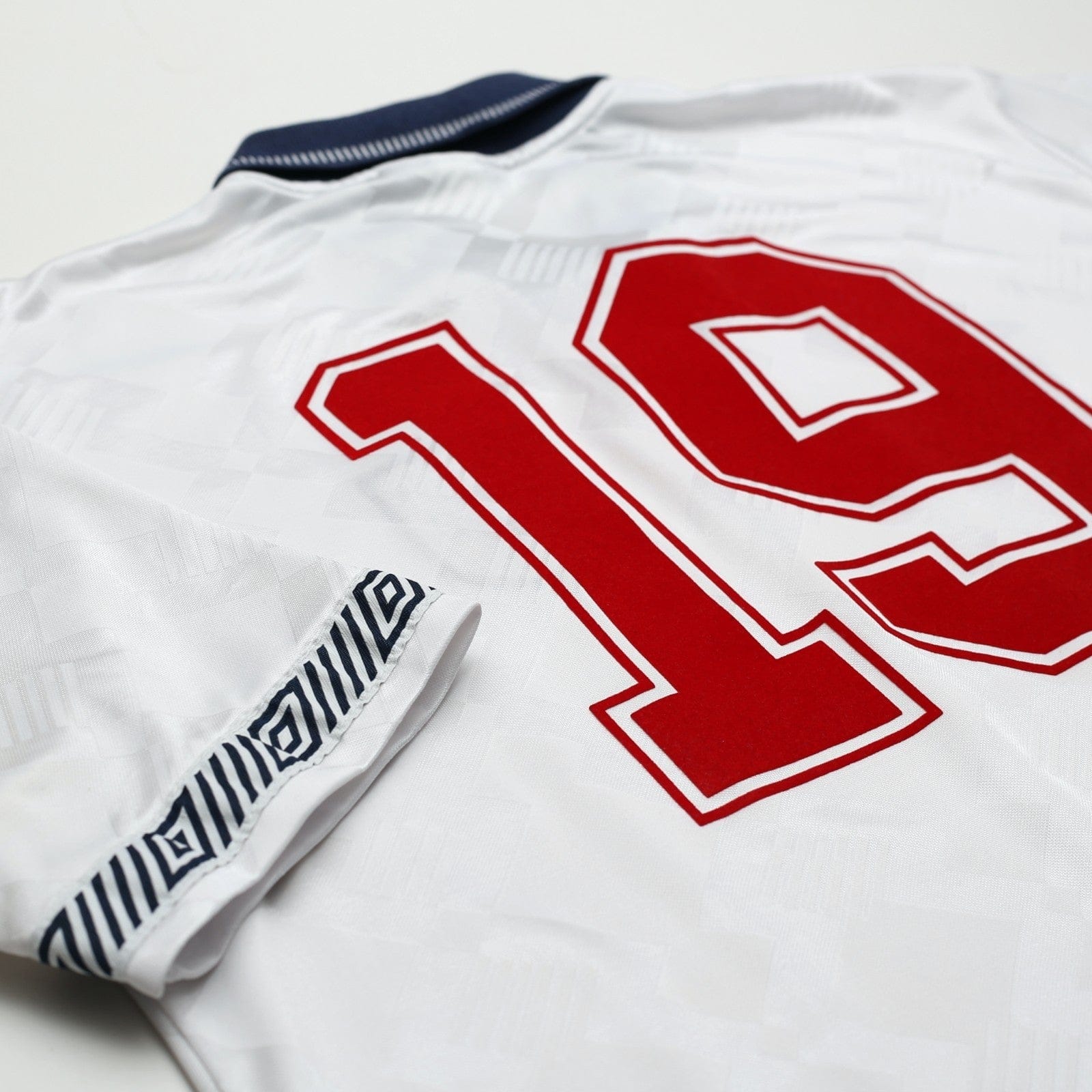 1990/92 Gascoigne #19 England Retro Umbro Home Football Shirt (L) Italia 90
