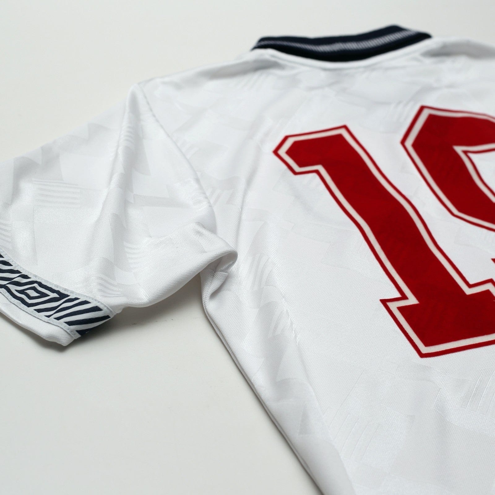 1990/92 Gascoigne #19 England Retro Umbro Home Football Shirt (S) Italia 90