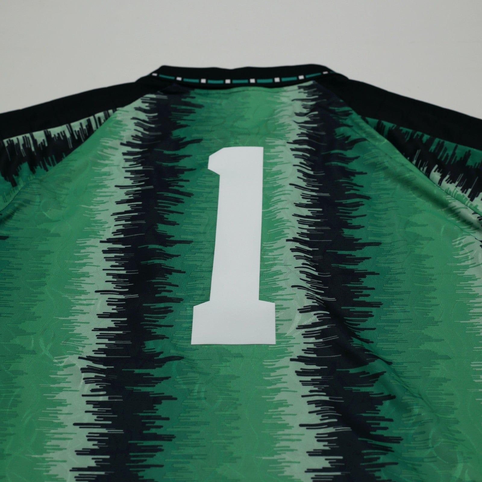 1990/92 Schmeichel #1 Manchester United adidas Originals Football Shirt (M)