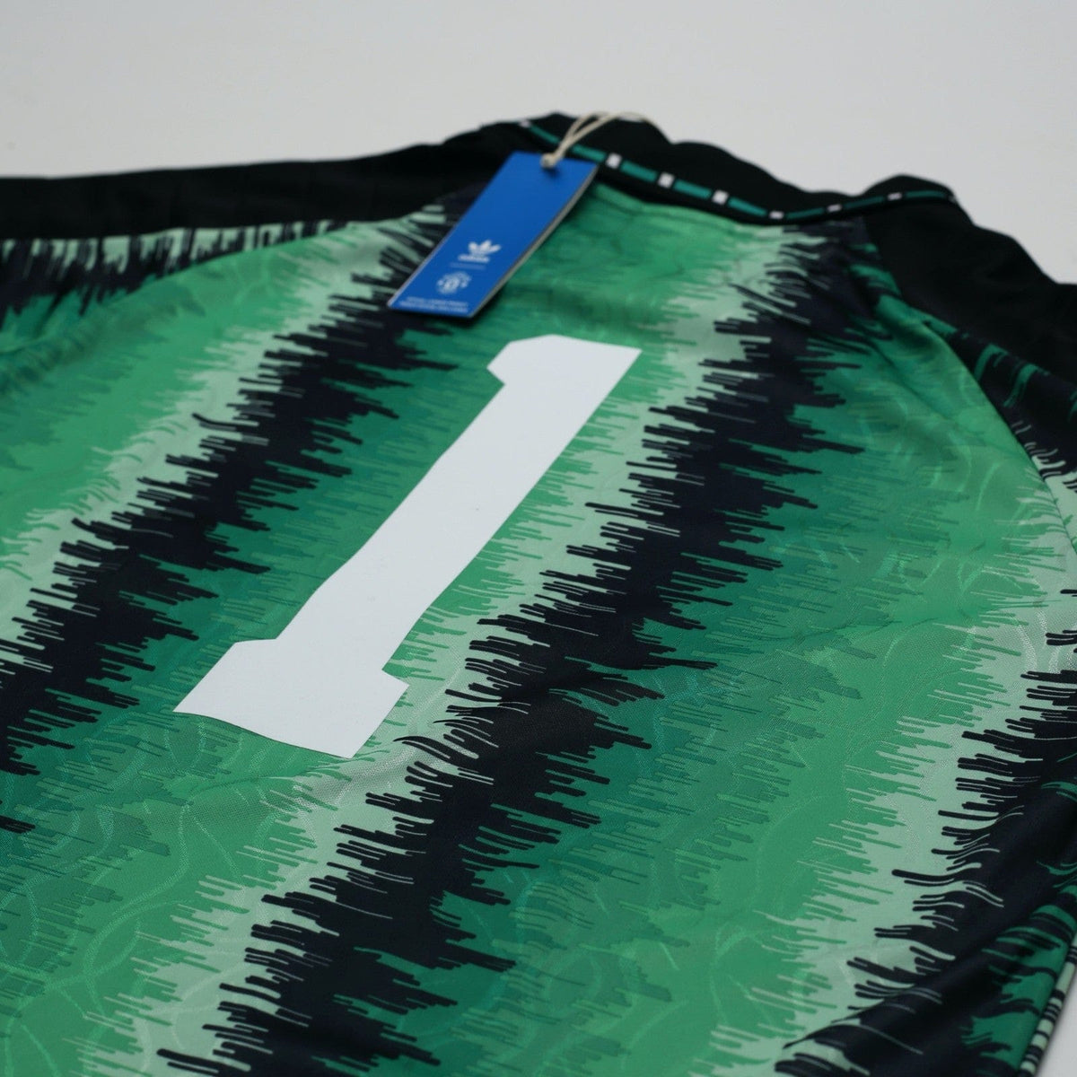 1990/92 Schmeichel #1 Manchester United adidas Originals Football Shirt (M) BNWT