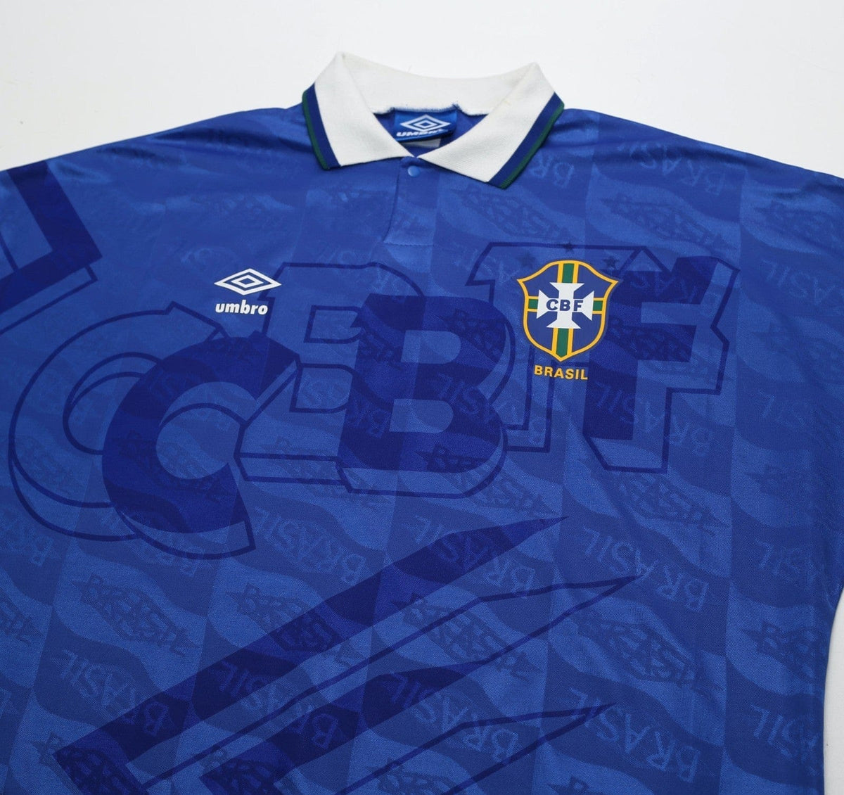1991/93 BRAZIL Vintage Umbro Away Football Shirt (L)
