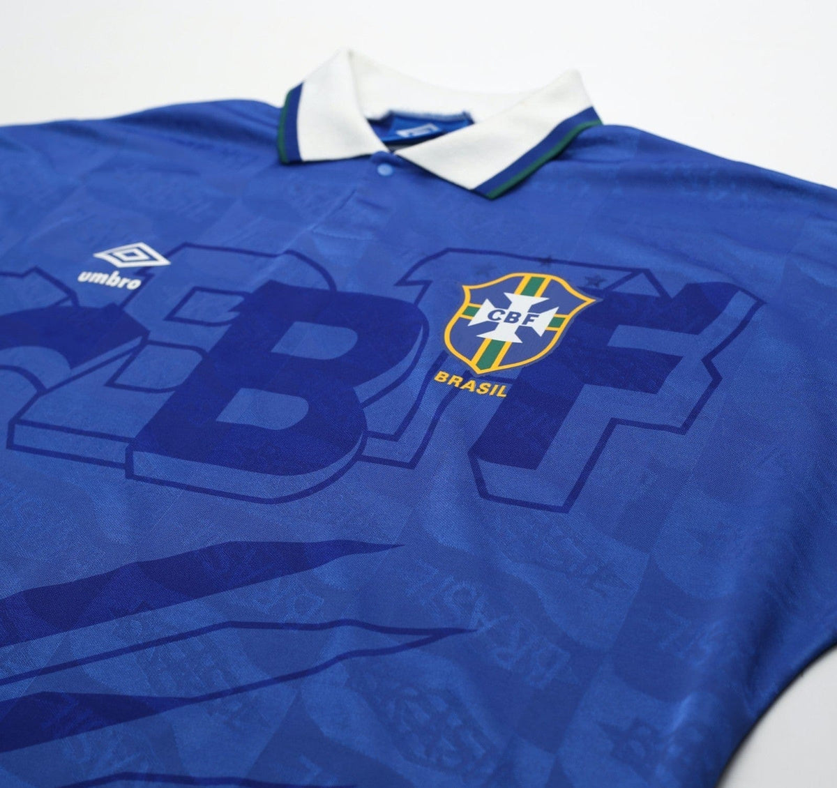 1991/93 BRAZIL Vintage Umbro Away Football Shirt (L)