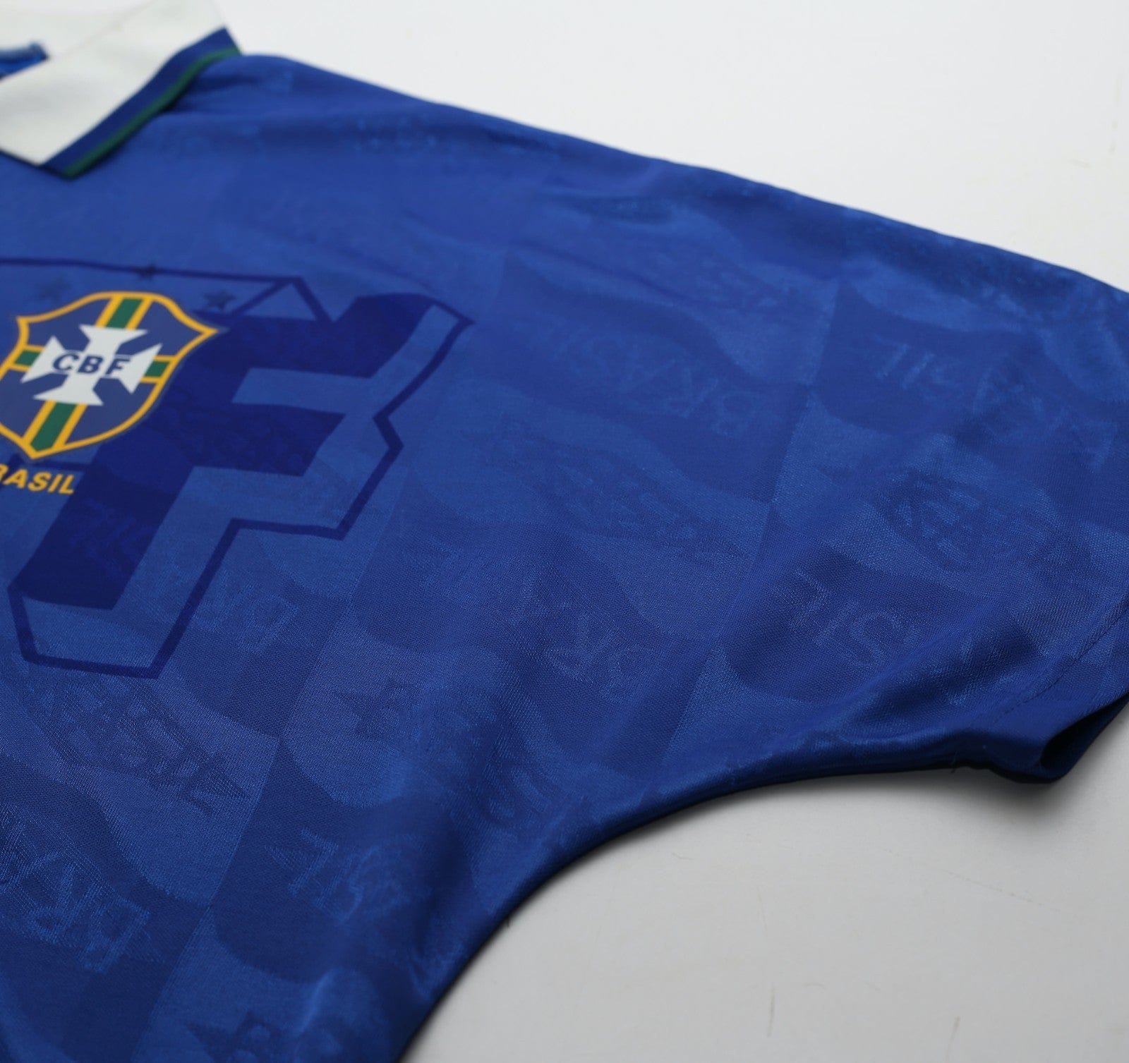 1991/93 BRAZIL Vintage Umbro Away Football Shirt (L)