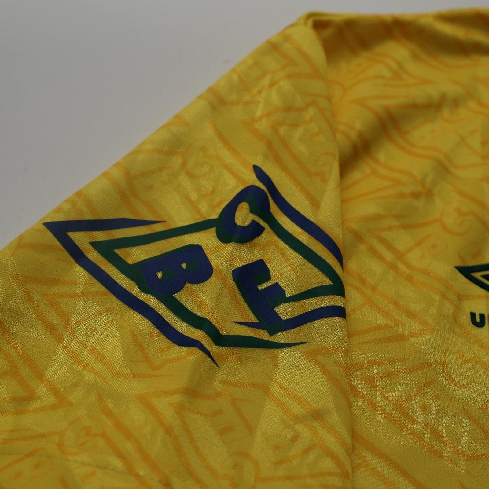 1991/93 Brazil Vintage Umbro Home Football Shirt (L)