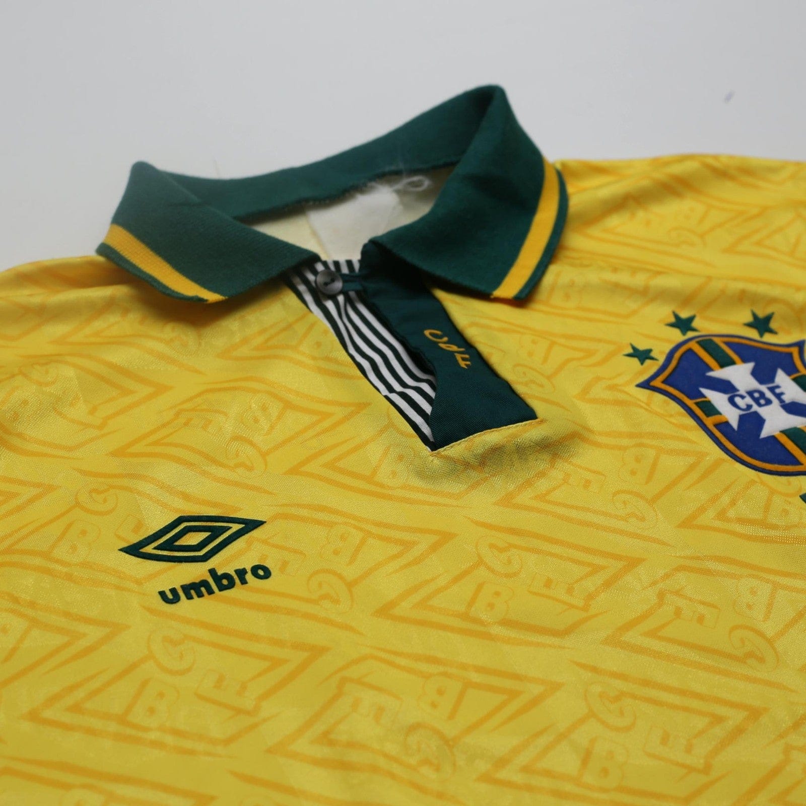 1991/93 Brazil Vintage Umbro Home Football Shirt (L)