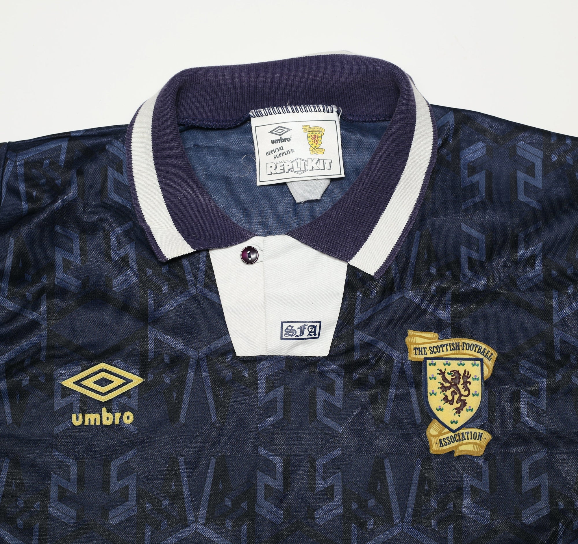 1991/93 SCOTLAND Euro 92 Umbro Home Football Shirt (S)