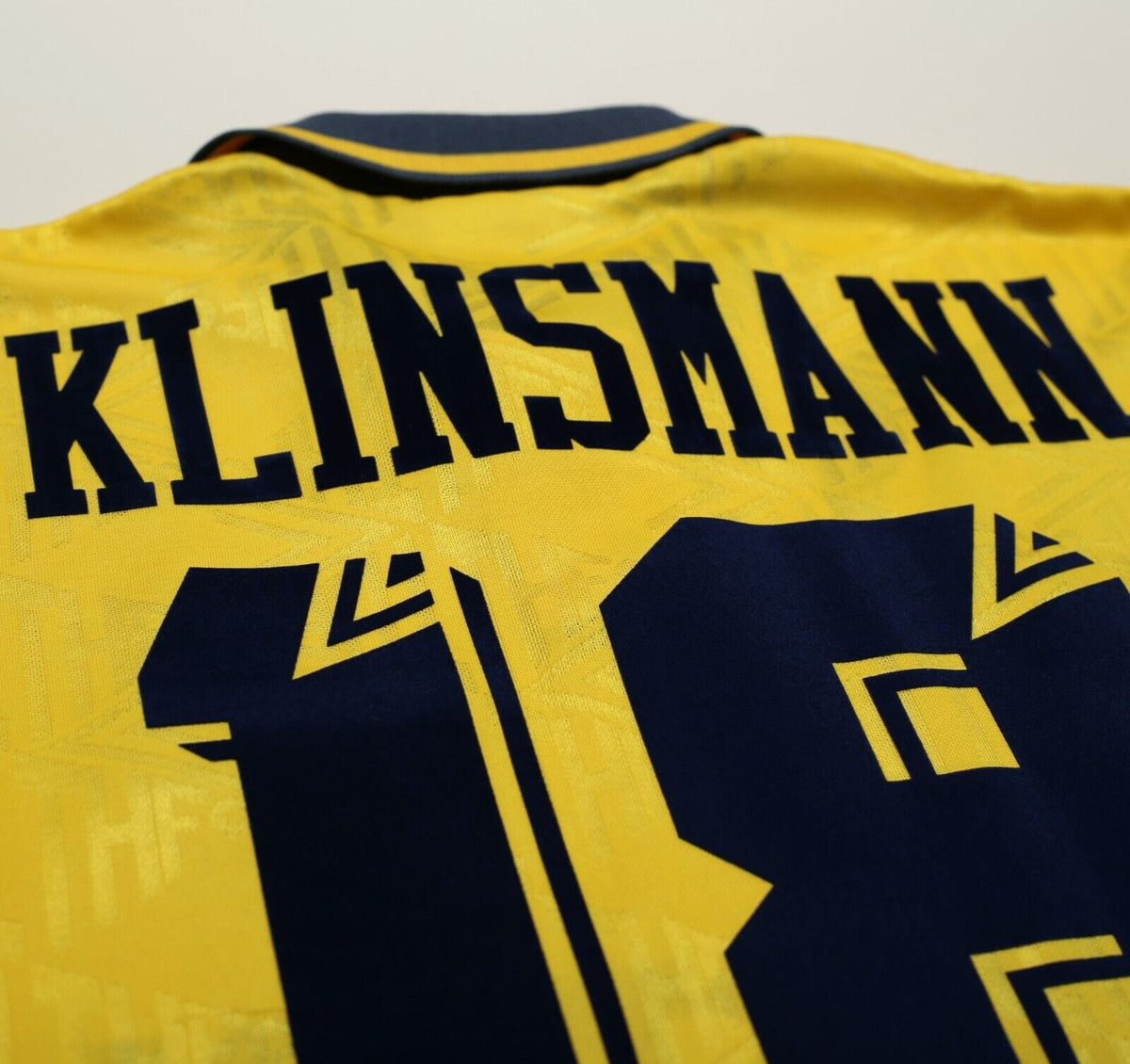 1991/95 KLINSMANN #18 Tottenham Hotspur Vintage Umbro Away Football Shirt (L)