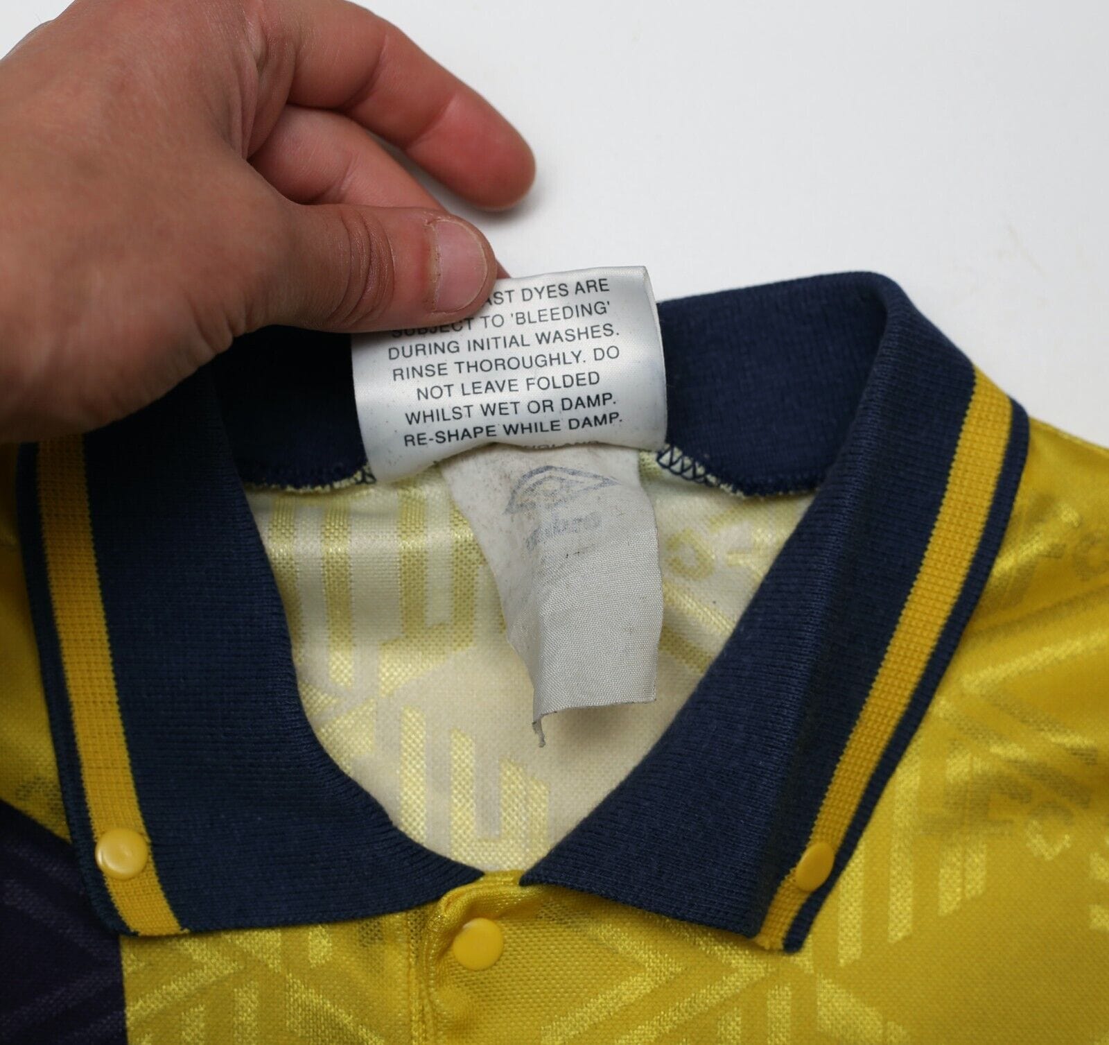 1991/95 Tottenham Hotspur Vintage Umbro Away Football Shirt 1991/95 Tottenham Hotspur Vintage Umbro Away Football Shirt