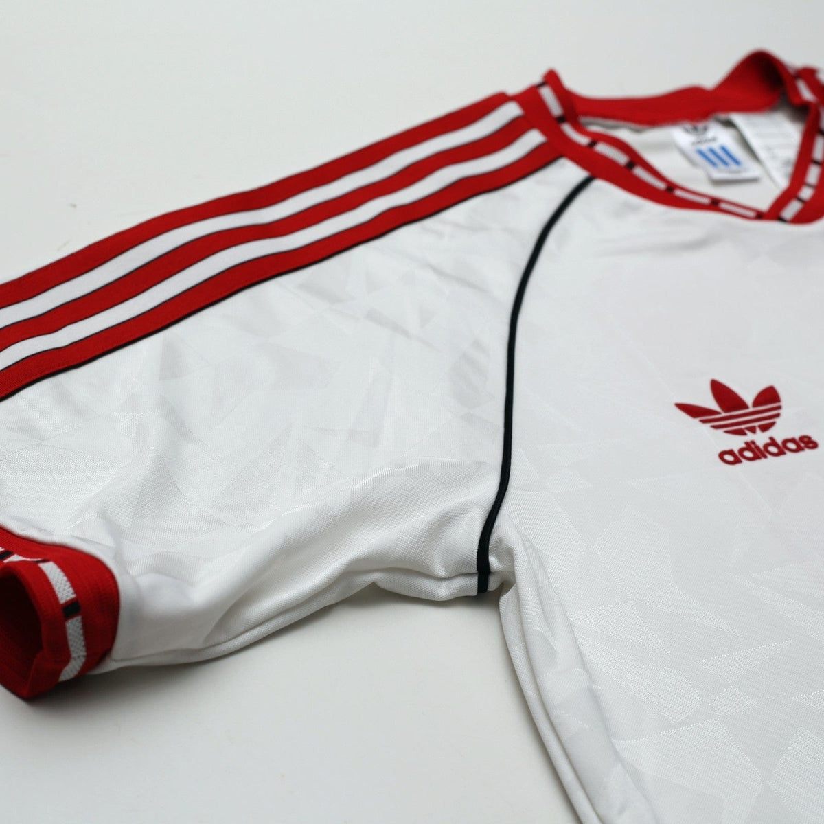 1991 Hughes #10 Manchester United adidas Cup Winners Cup Football Shirt (L)