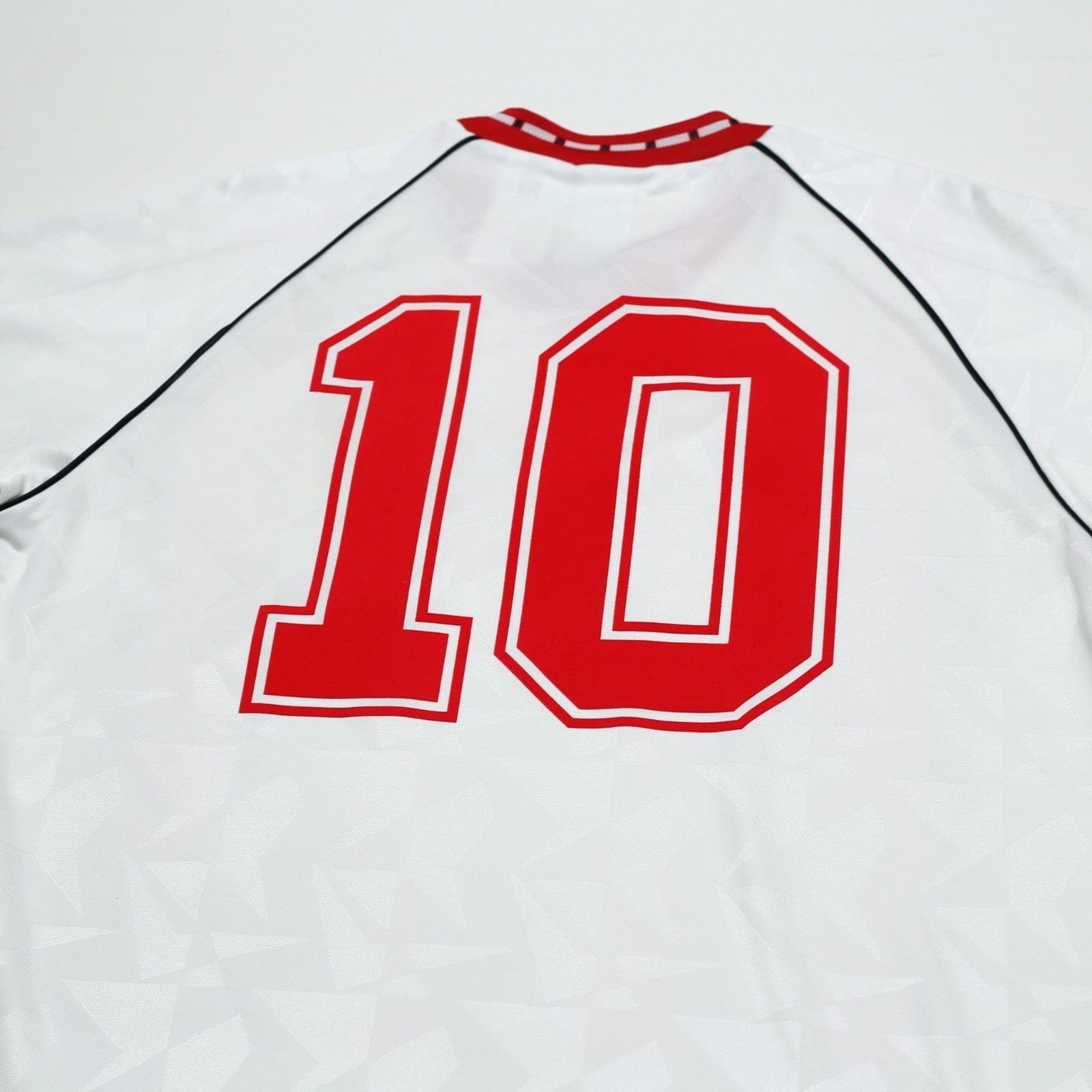 1991 Hughes #10 Manchester United adidas Cup Winners Cup Football Shirt (L)