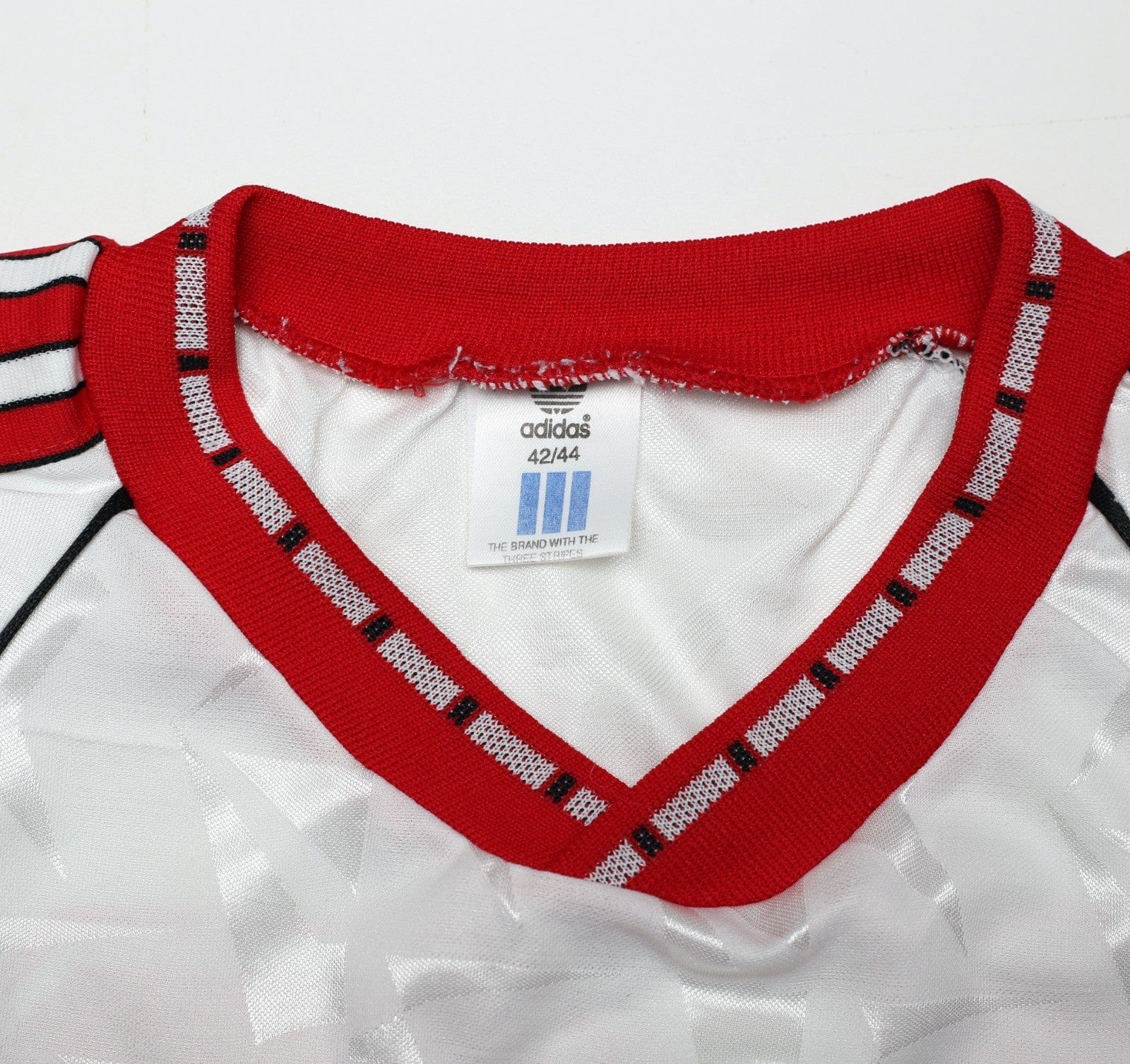 1991 HUGHES #10 Manchester United adidas Cup Winners Cup Football Shirt (M)