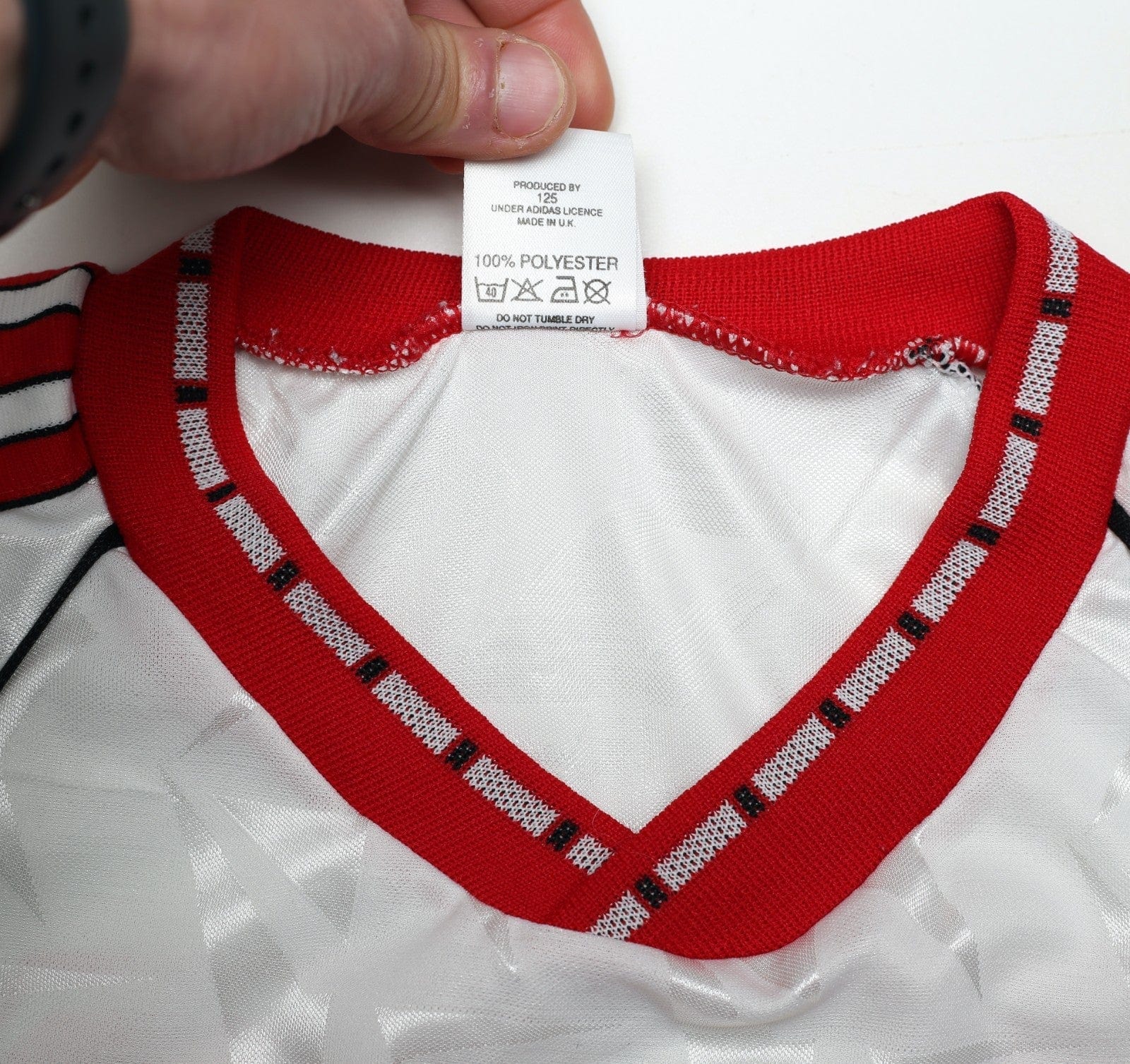 1991 HUGHES #10 Manchester United adidas Cup Winners Cup Football Shirt (M)