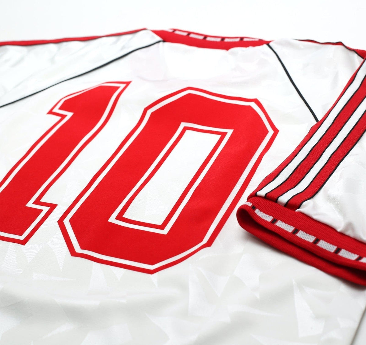 1991 HUGHES #10 Manchester United adidas Cup Winners Cup Football Shirt (M)