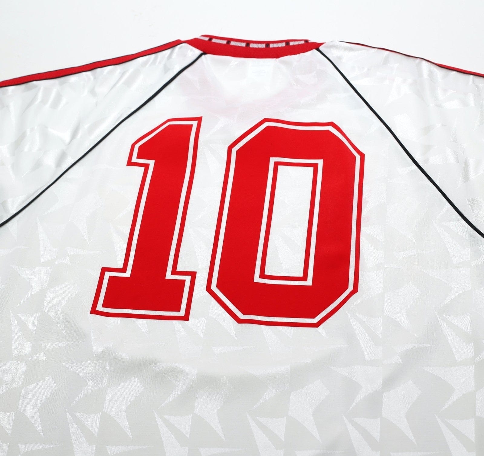 1991 HUGHES #10 Manchester United adidas Cup Winners Cup Football Shirt (M)