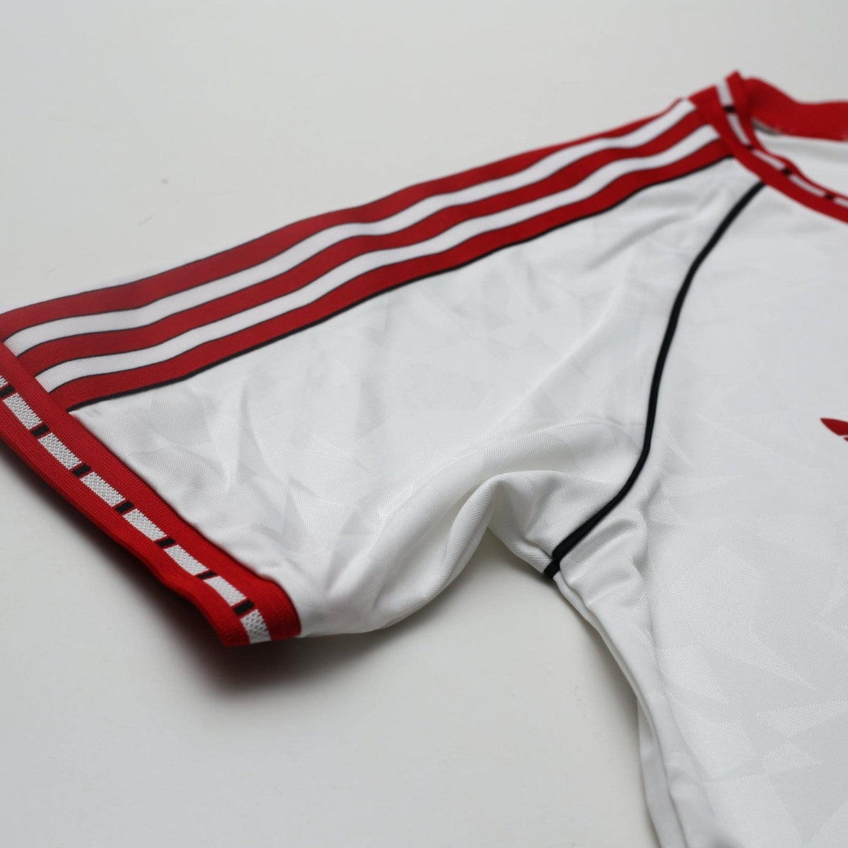 1991 Robson #7 Manchester United Retro adidas Cup Winners Cup Football Shirt (M)