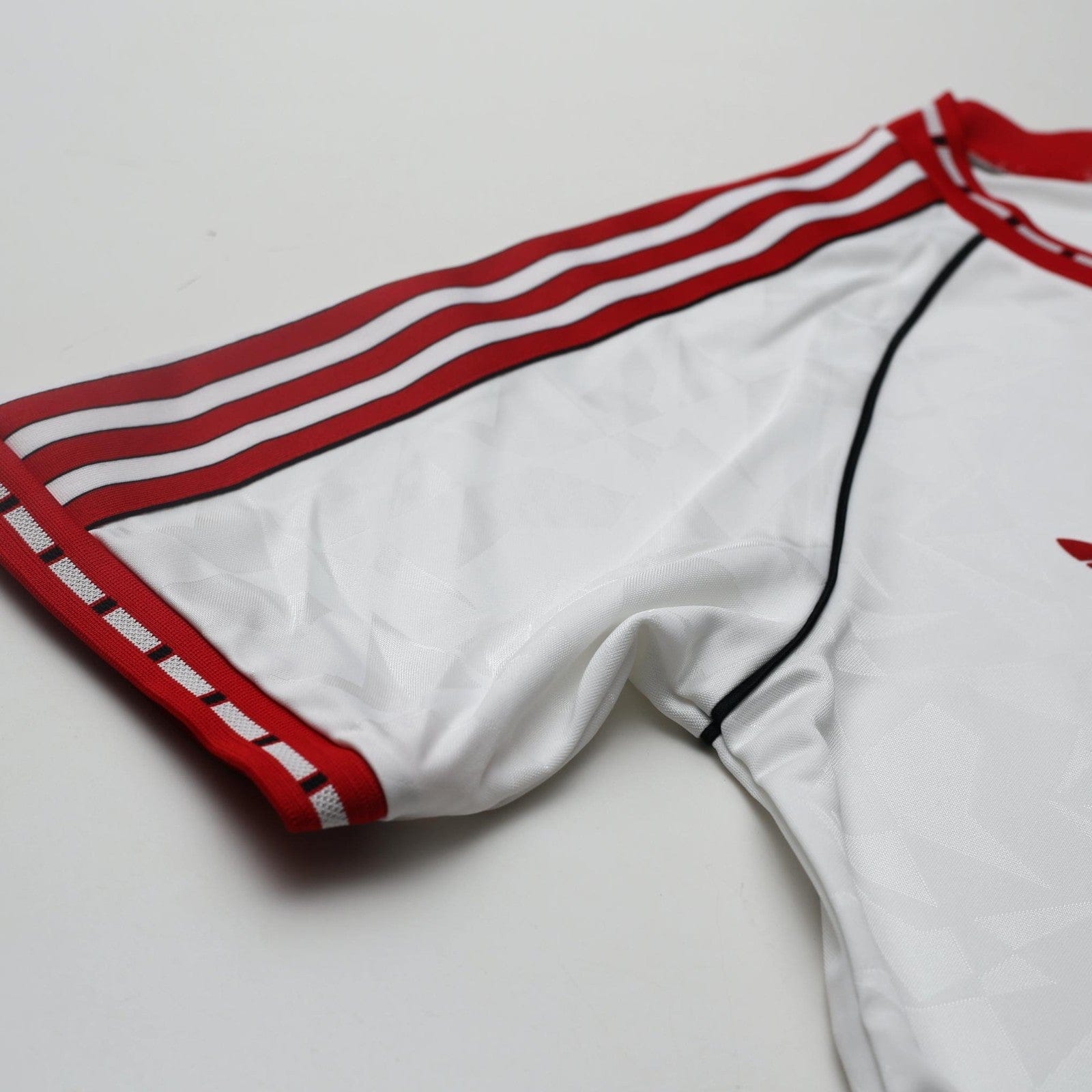 1991 Robson #7 Manchester United Retro adidas Cup Winners Cup Football Shirt (M)