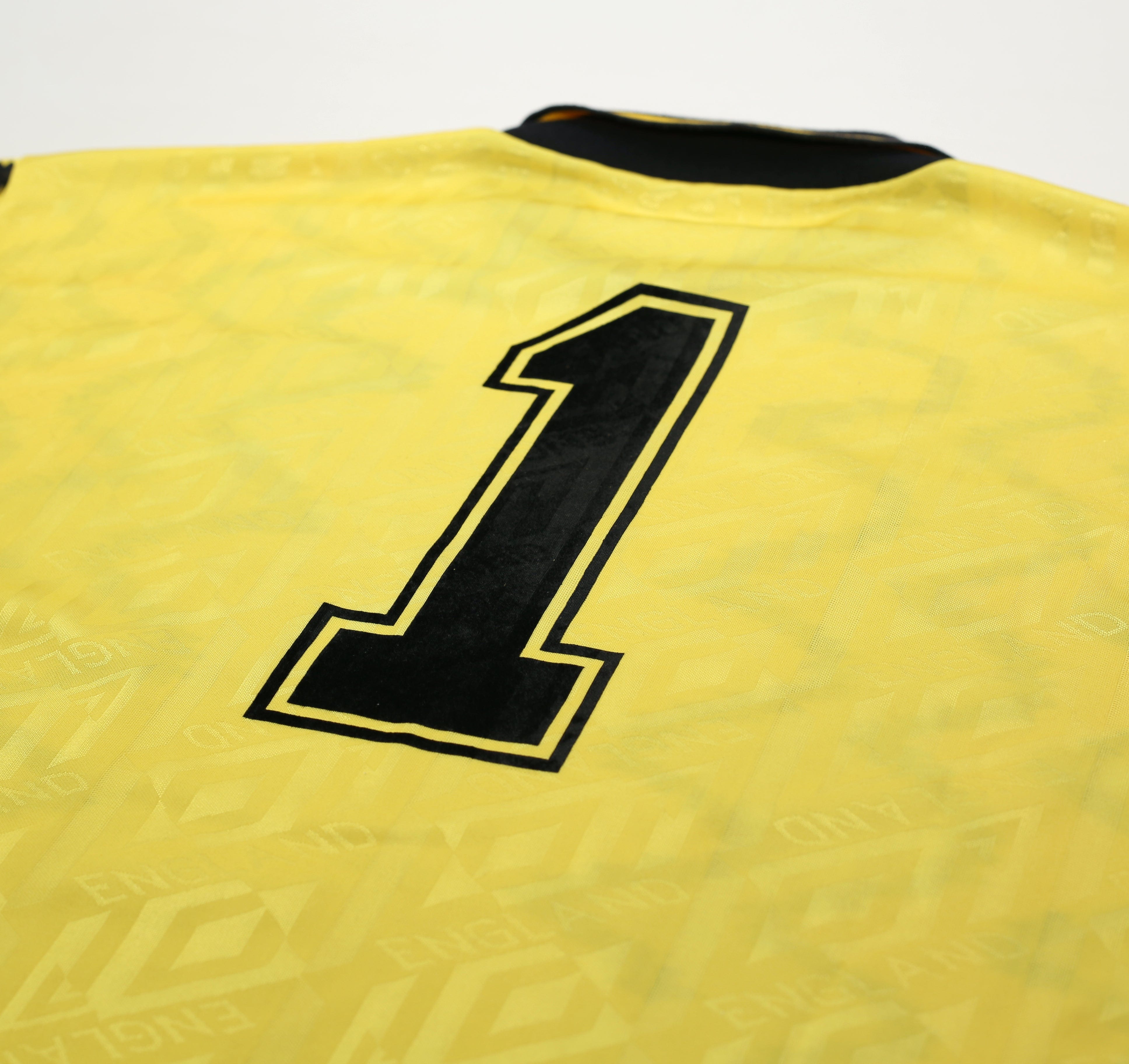 Maillots de football jaune Umbro Maillots de football jaune Umbro